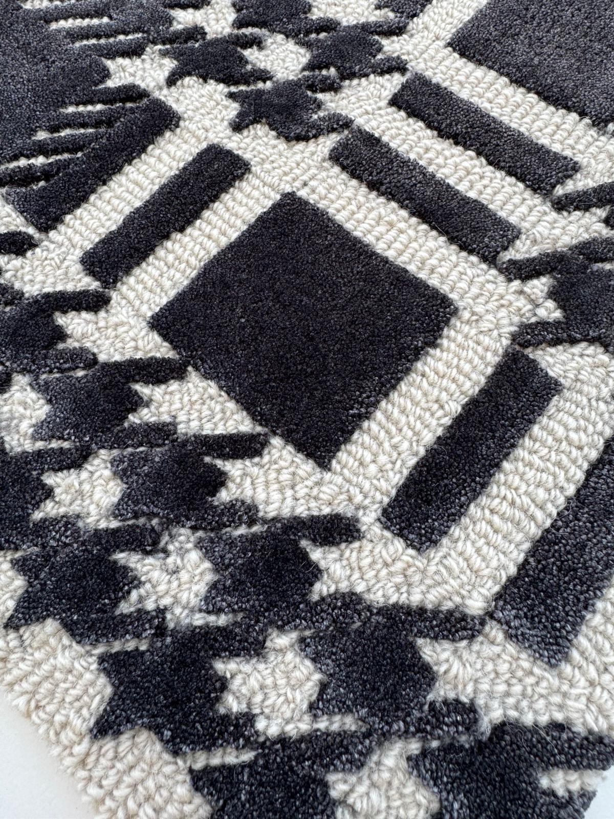 Altro Tappeto a quadri in bianco e nero di Studio A in vendita