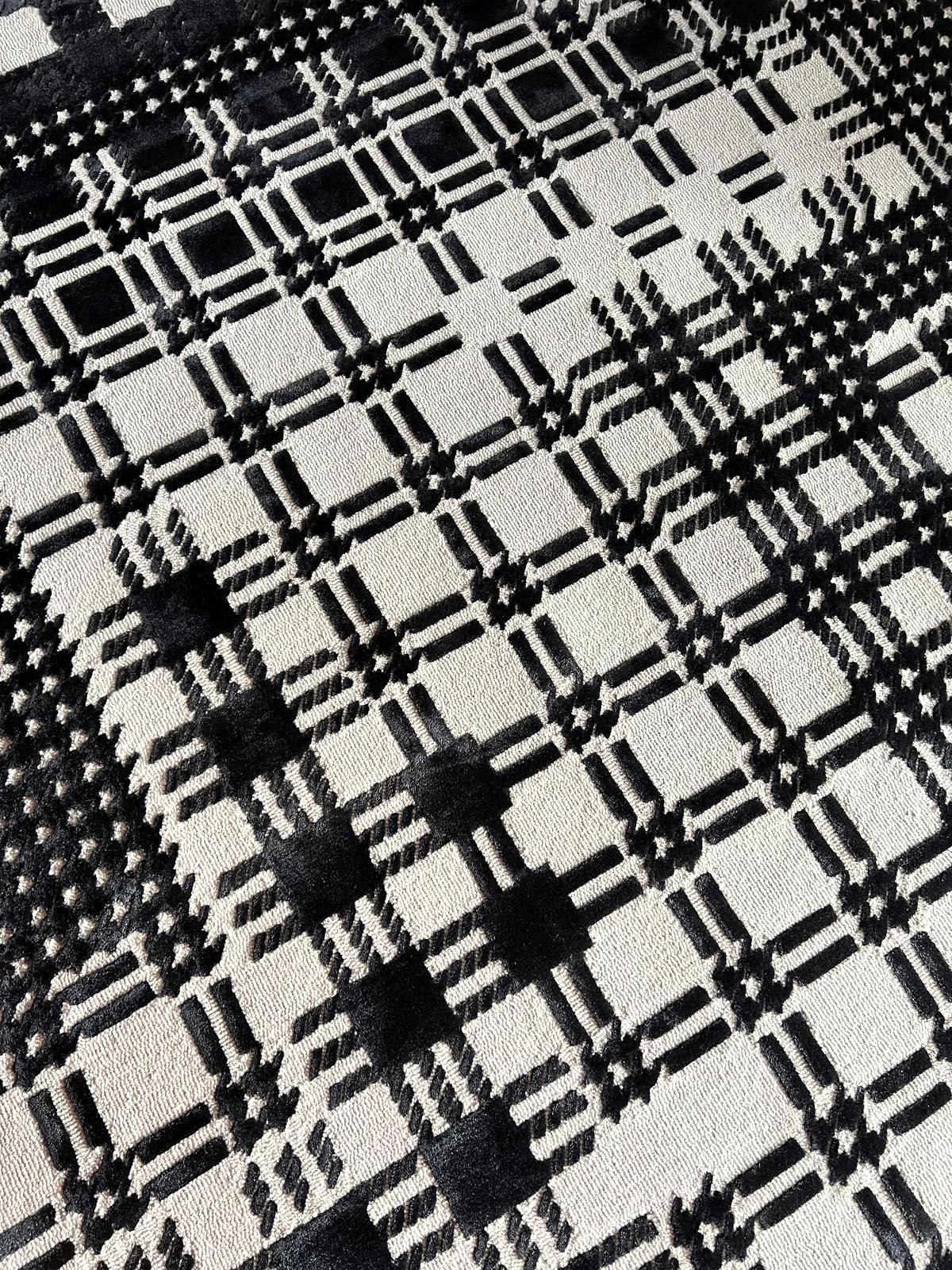 Tappeto a quadri in bianco e nero di Studio A In condizioni Nuovo in vendita a Geneve, CH