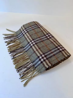 Plaid Burberry London Tartan Check Light Gray Brown Cashmere Muffler Scarf