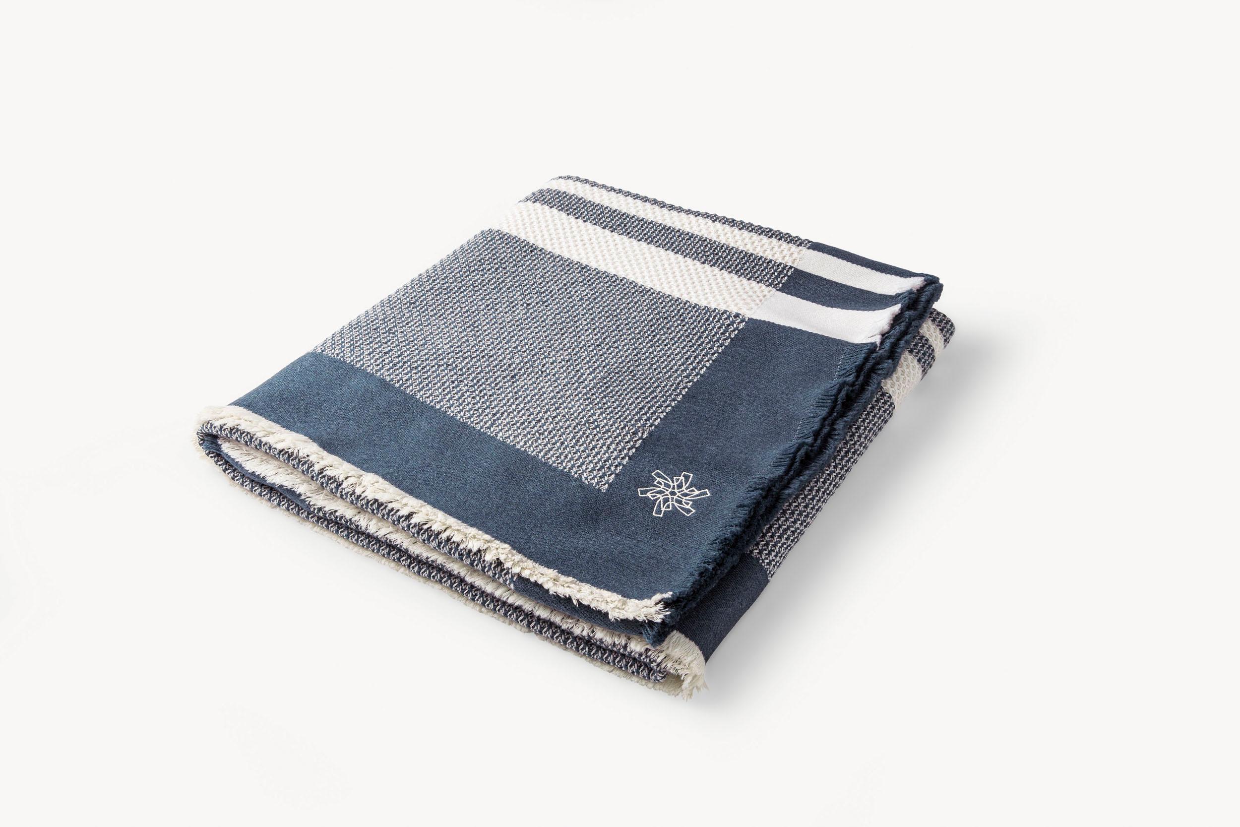 Contemporain Plaid Cashwool en vente