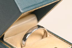 Platinum Comfort Wedding Ring for Men. Plain Polished Finish Band Comfort Fit 4m