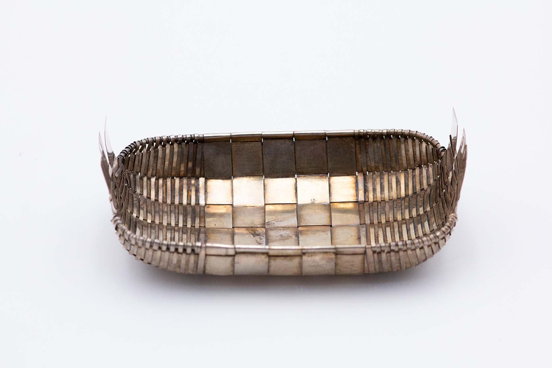 European Plain silver basket For Sale