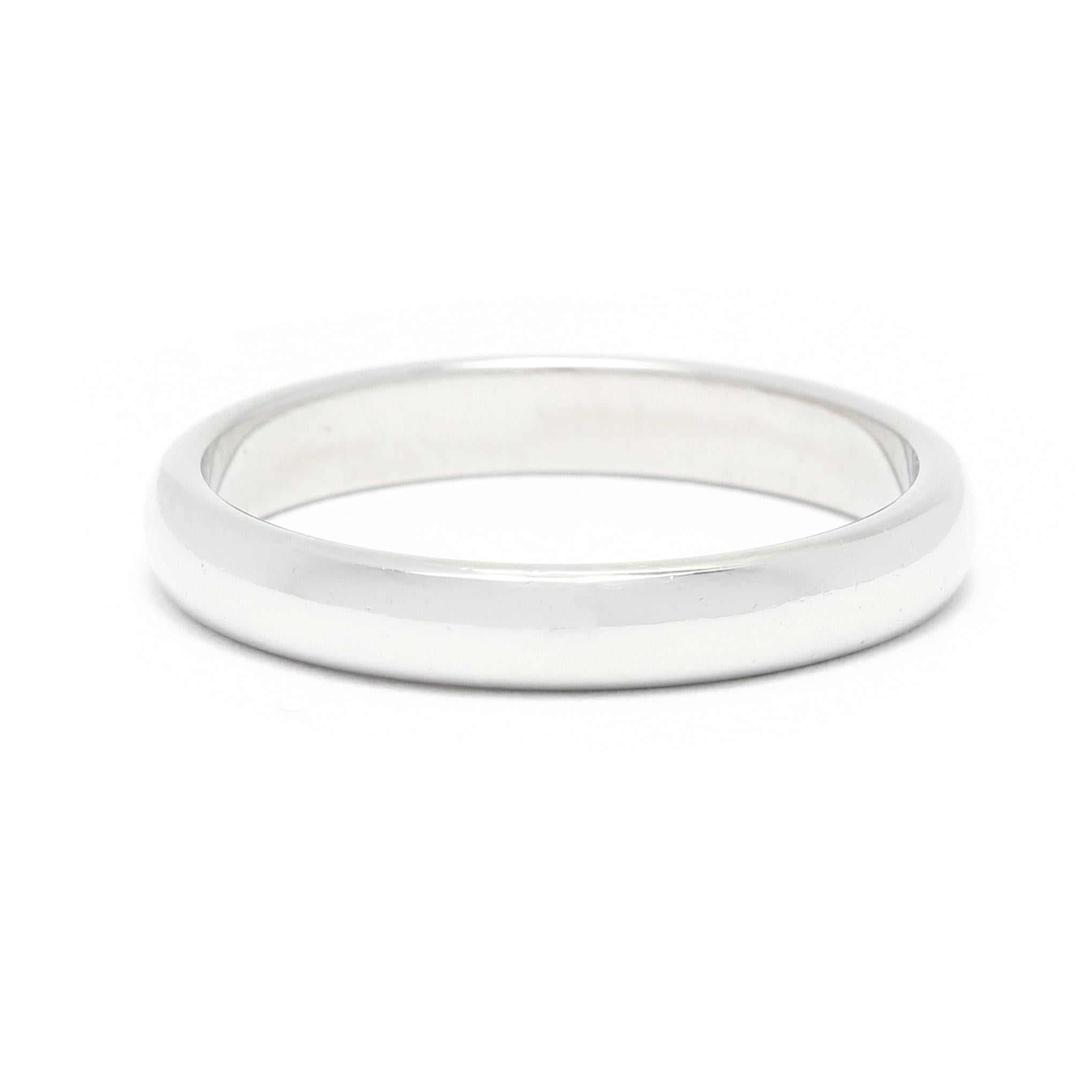 This sleek and stylish 2.65mm platinum stackable wedding band is perfect for any occasion. Crafted from premium, durable platinum, the ring has a classic, timeless appeal. Its slim, plain design makes it an ideal choice for those looking for a