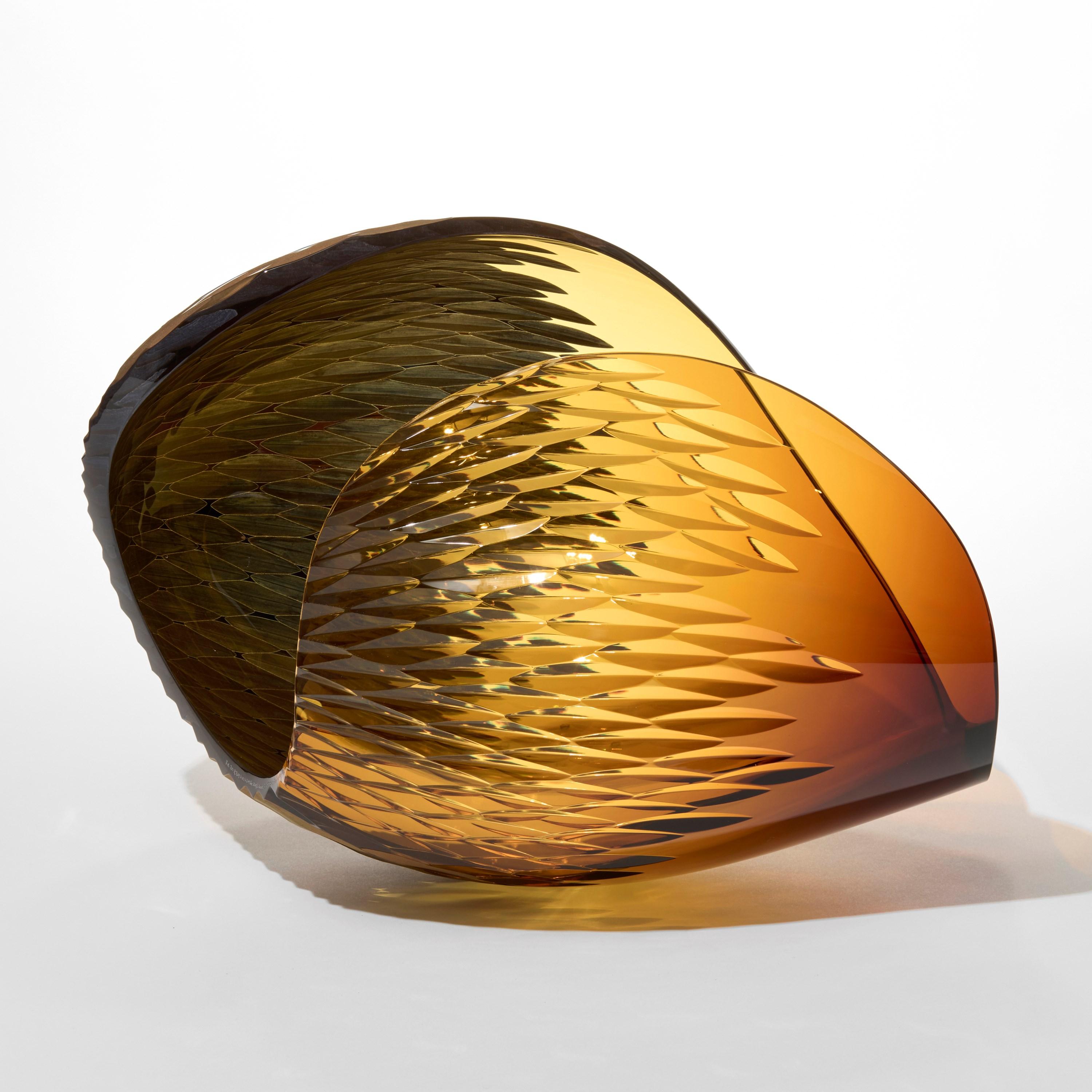 Svedese Planet in Faceted Gold, una scultura in vetro tagliato e 23 carati di Lena Bergström in vendita