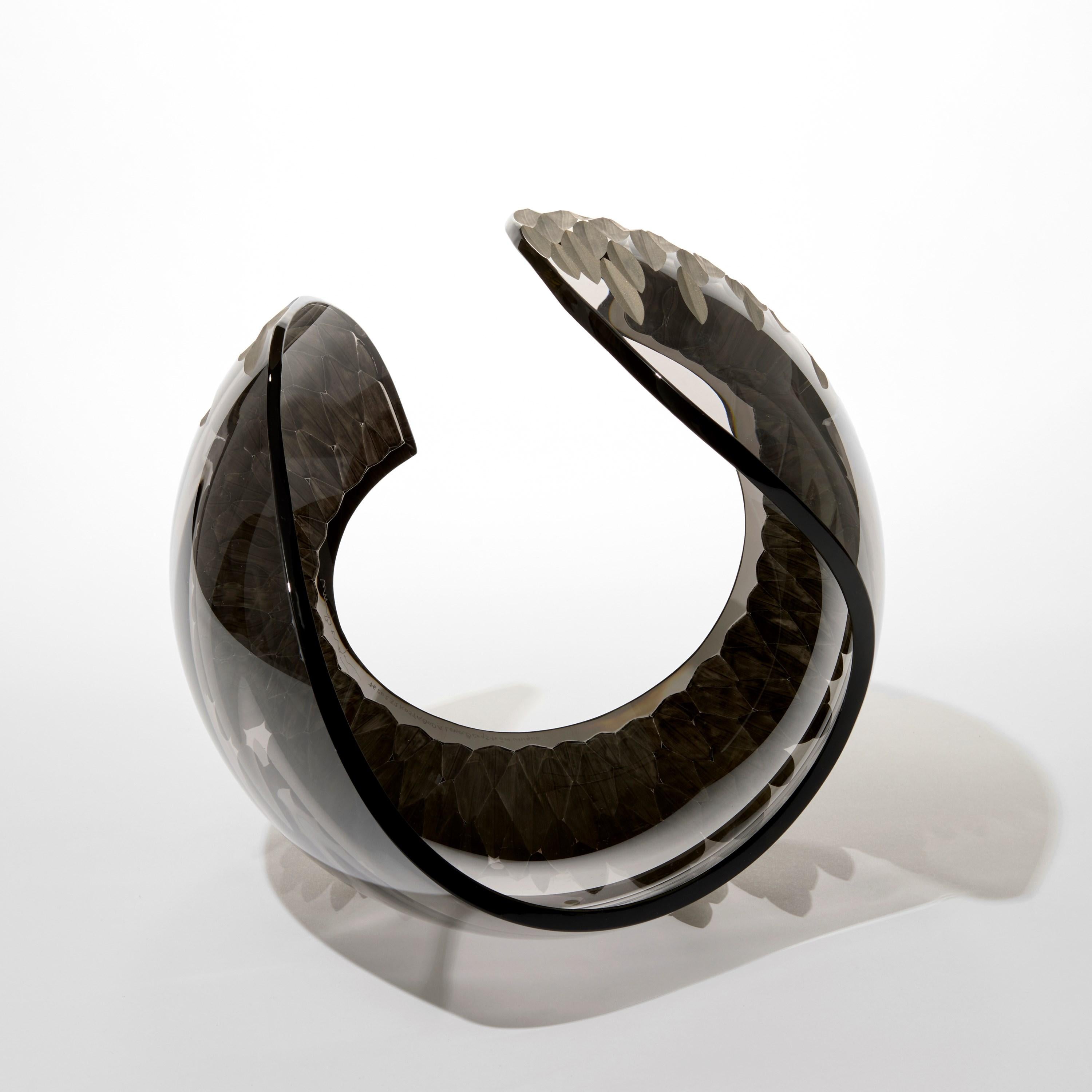 Organique Planet in Faceted Platinum & Smoke, a cut glass sculpture by Lena Bergström en vente