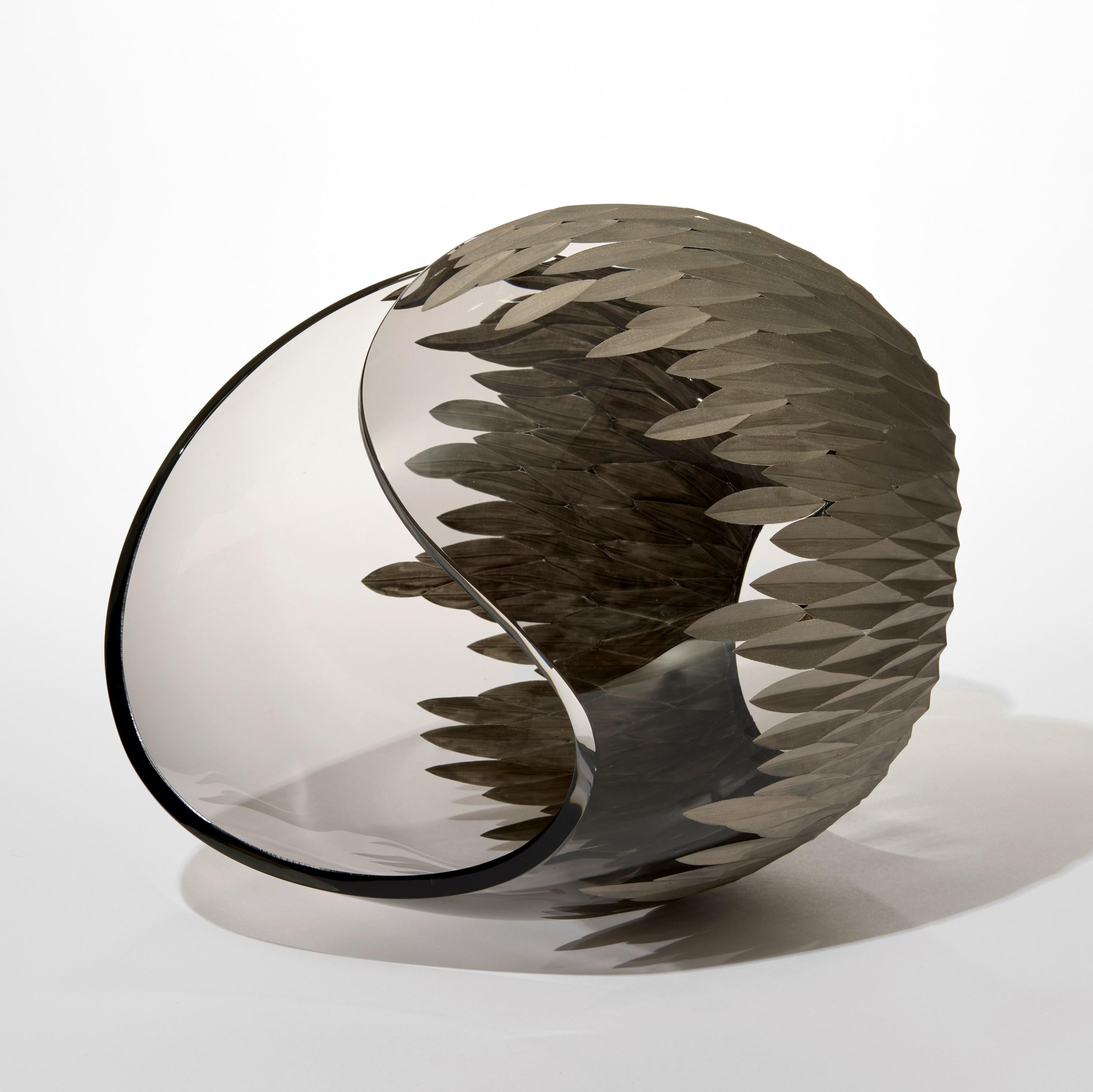 Suédois Planet in Faceted Platinum & Smoke, a cut glass sculpture by Lena Bergström en vente