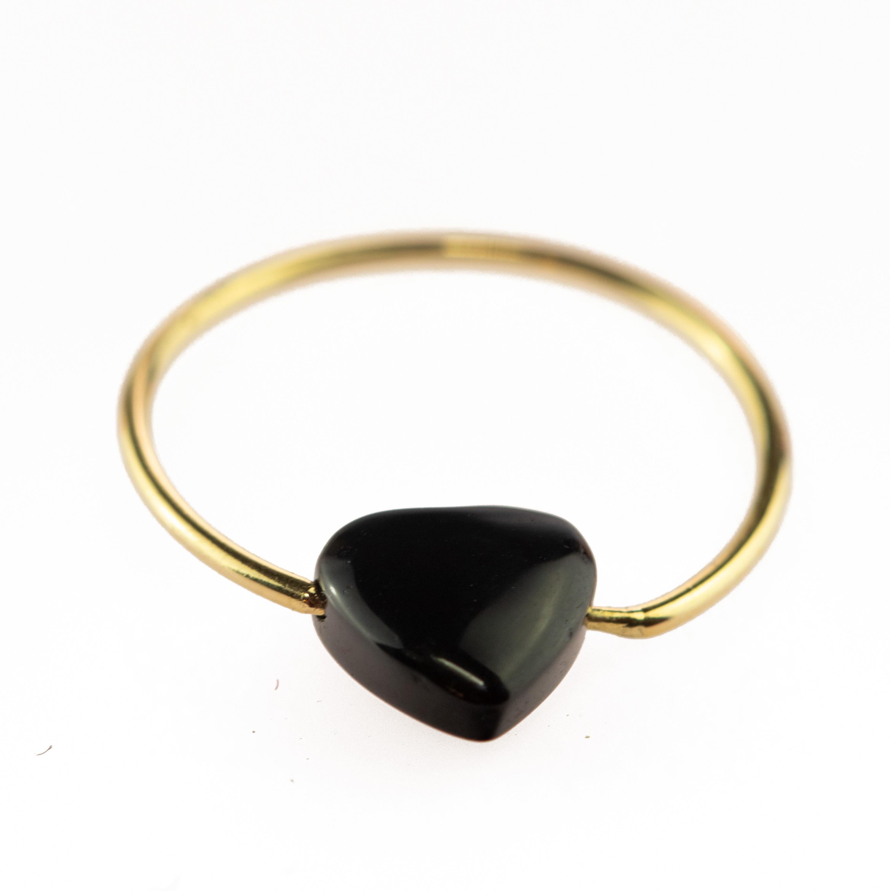 Planet Love: 18 Karat Gelbgold Boho-Ring mit schwarzem Achat und Bergkristall Herz im Zustand „Neu“ im Angebot in Milano, IT