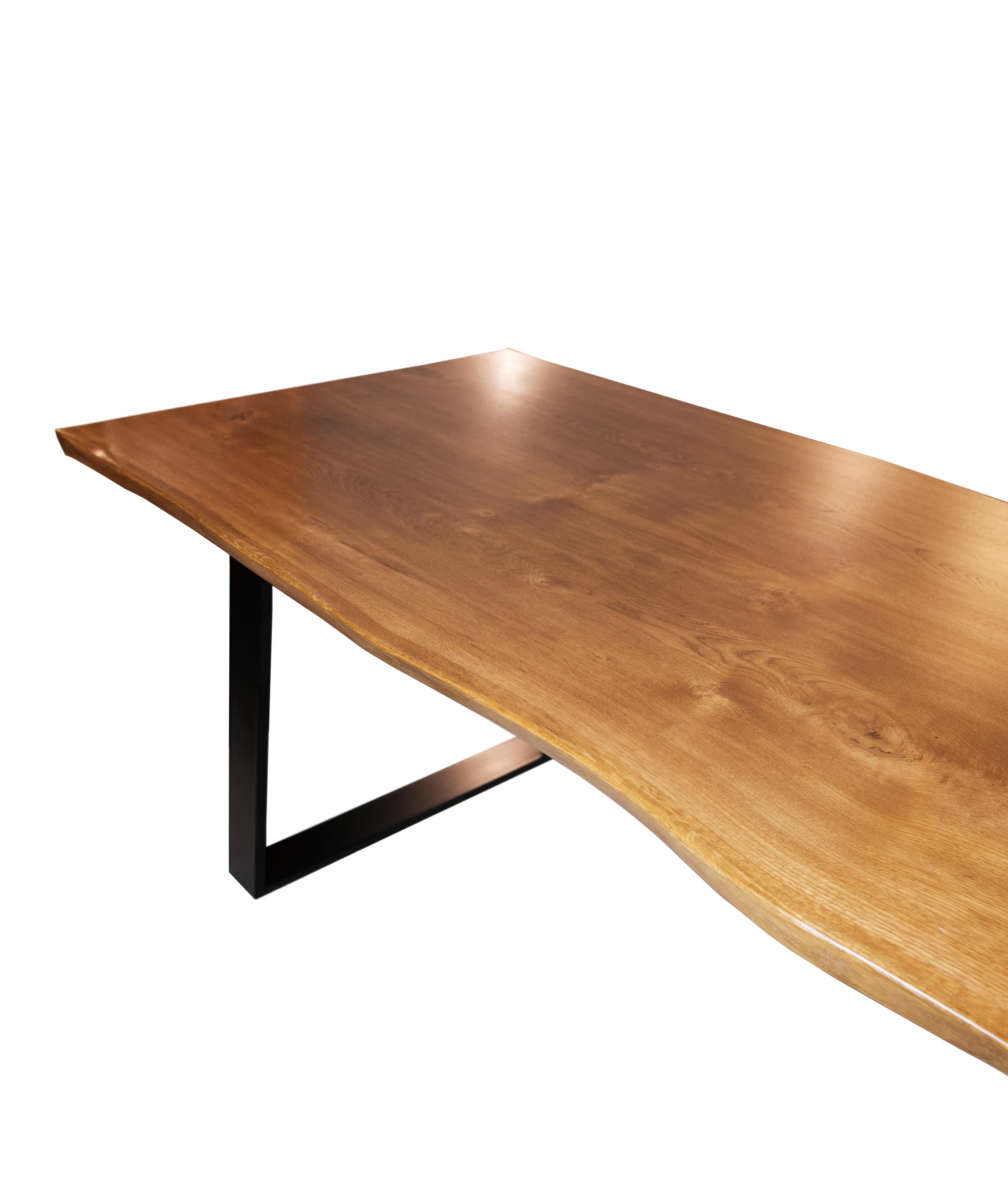 Métal Table Plank en Oak Oak avec un cadre en métal noir en vente
