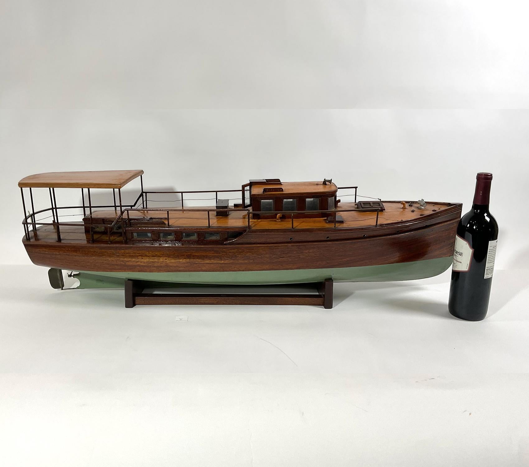 Geplanktes Modell der Bostoner Yacht Islander aus den 1920er Jahren (Nordamerikanisch) im Angebot