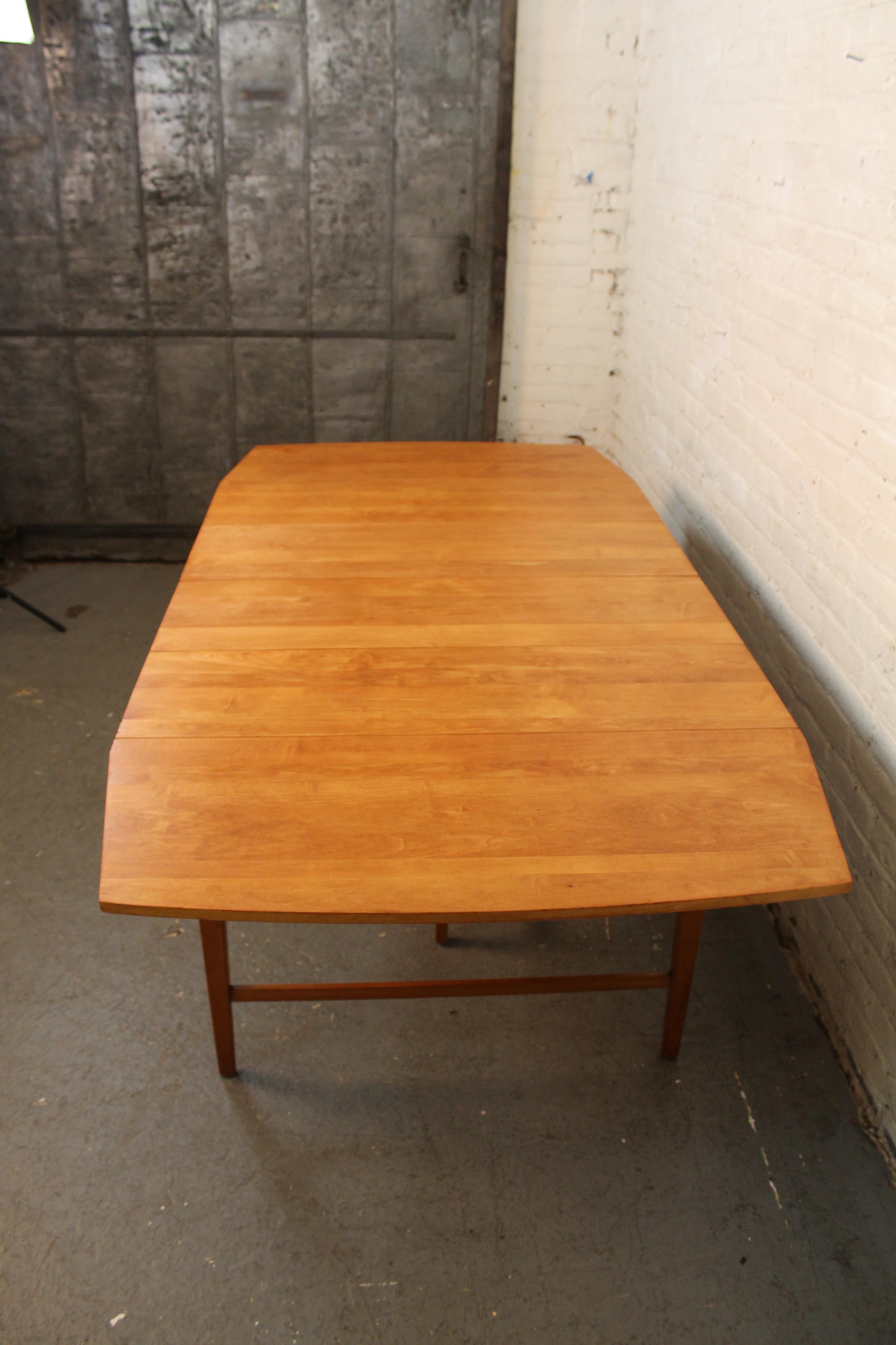 Planner Group Drop Leaf Dining Table by Paul McCobb for Winchendon Furniture 7