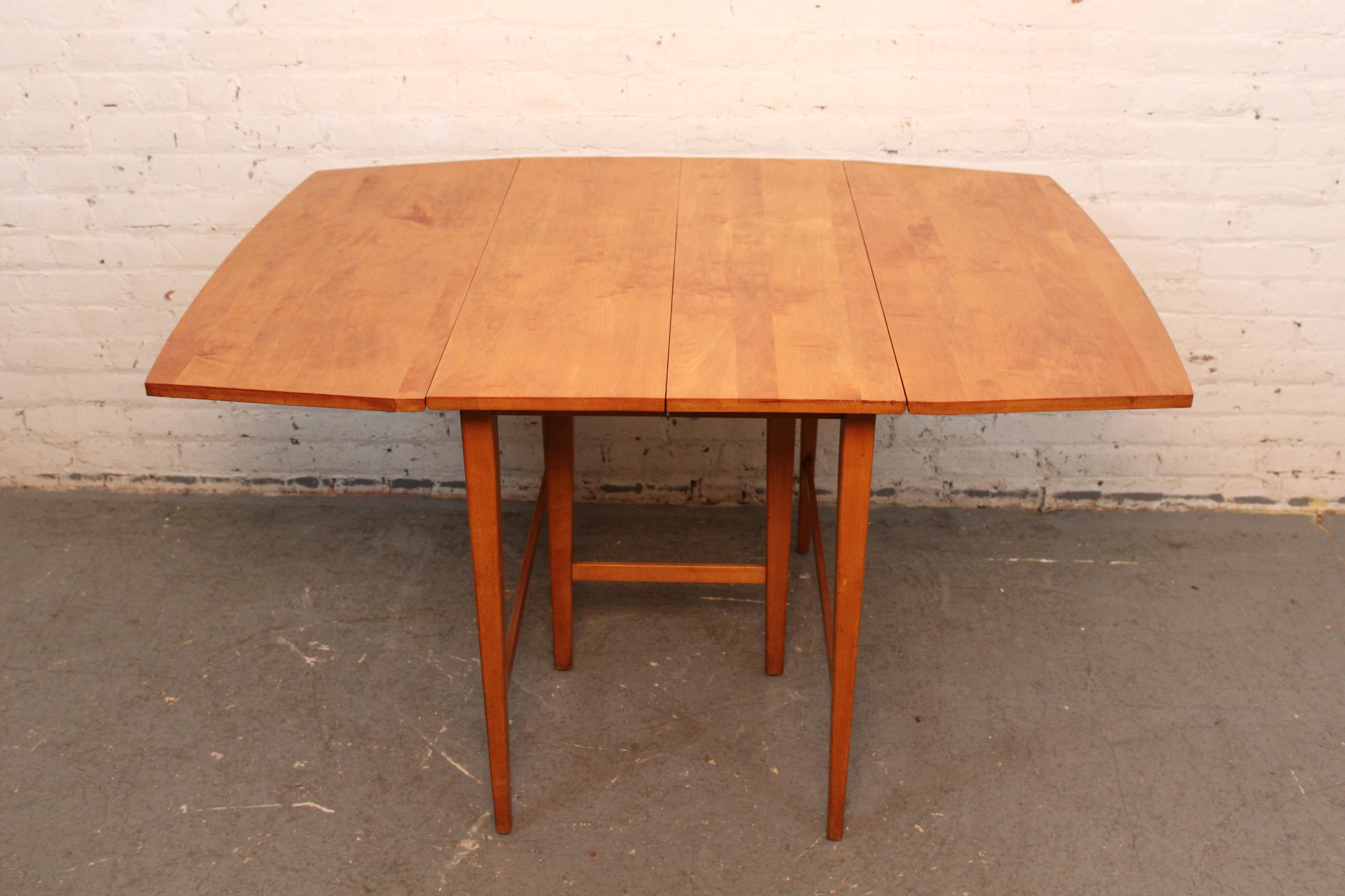Planner Group Drop Leaf Dining Table by Paul McCobb for Winchendon Furniture In Good Condition In Brooklyn, NY