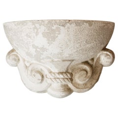 Lampada in gesso con decorazione a volute ispirata alle piante - Francia, anni '40