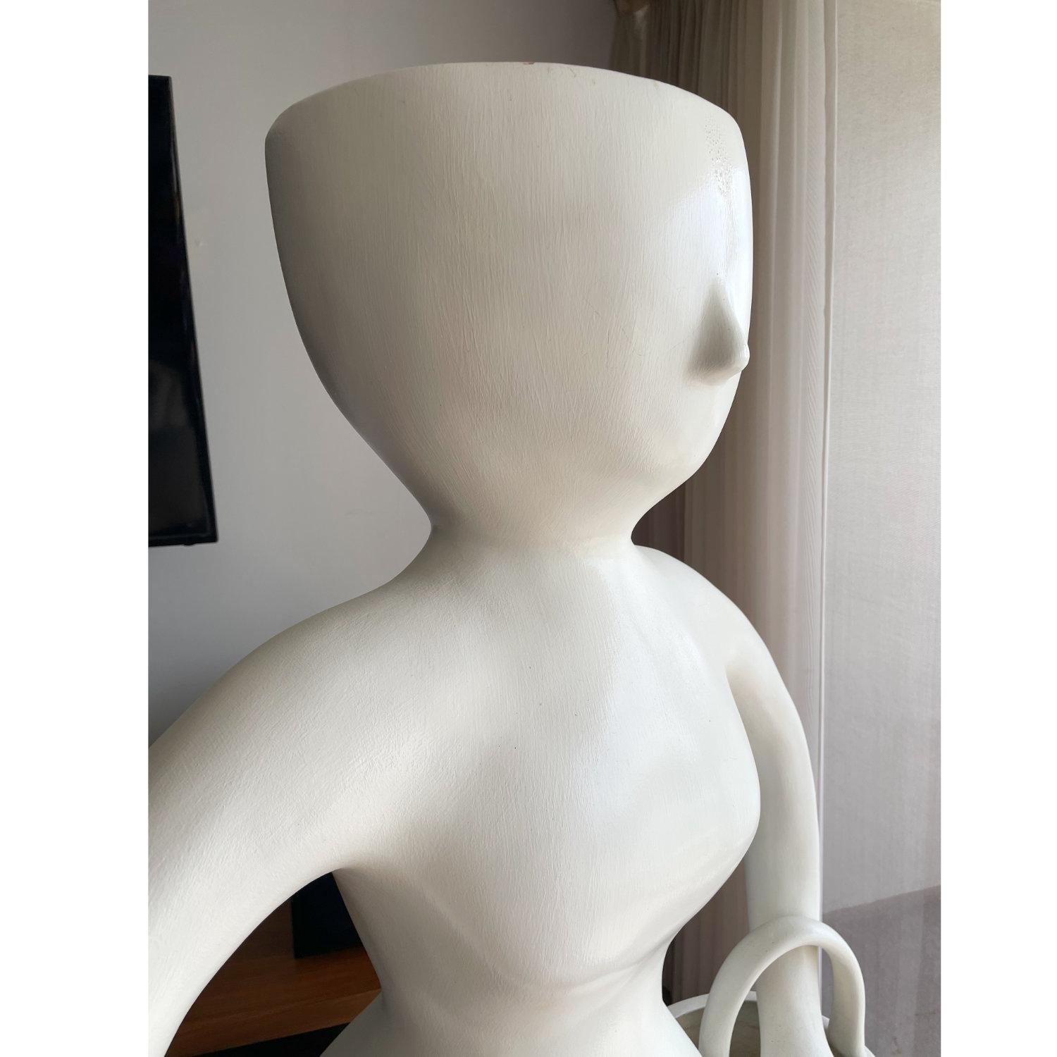 Plant Lady Maceta de Fibra de Vidrio Femenina de Tamaño Natural para Interior y Exterior Estadounidense en venta