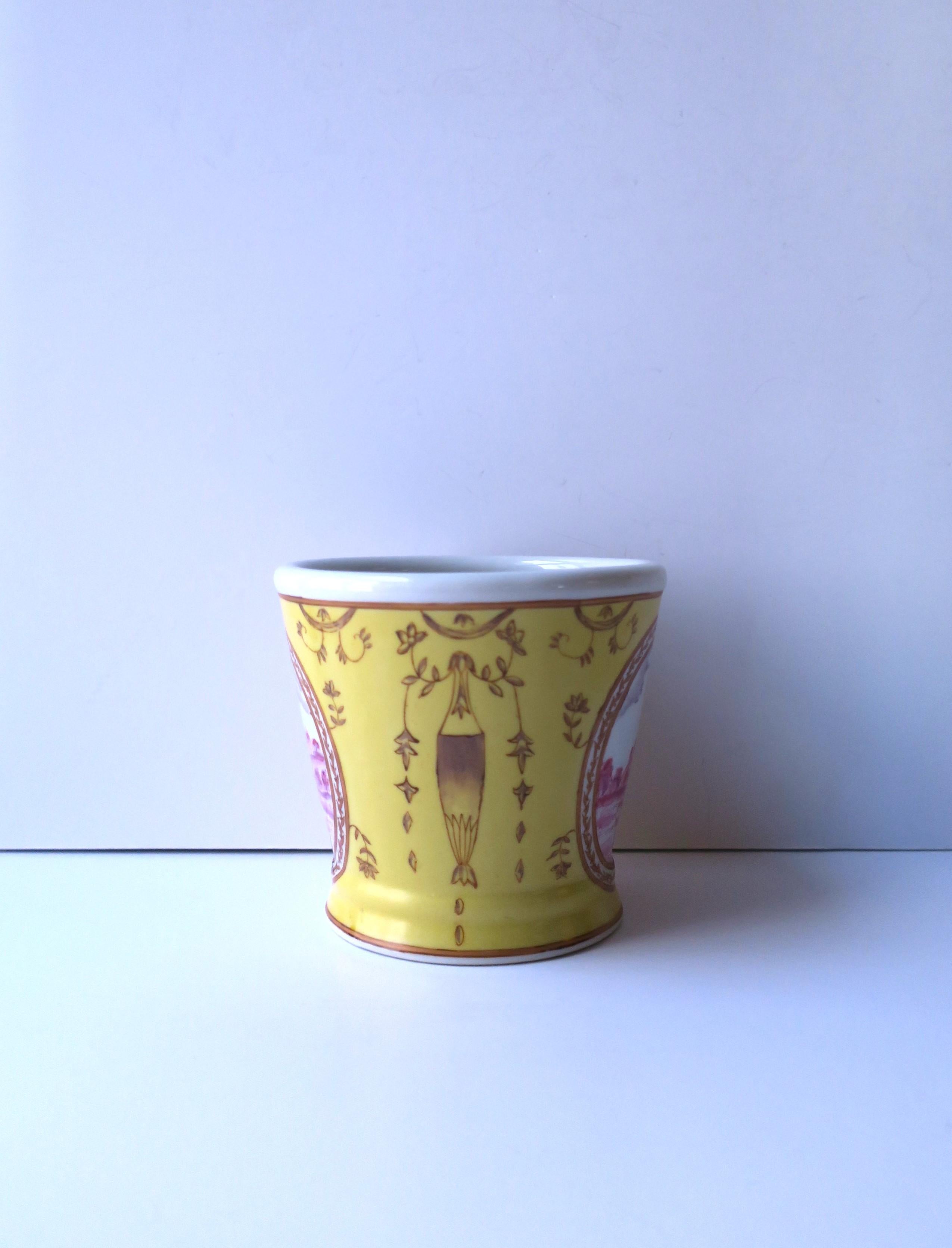 20th Century Plant or Flowerpot Cachepot Jardinière with Neoclassical Design For Sale