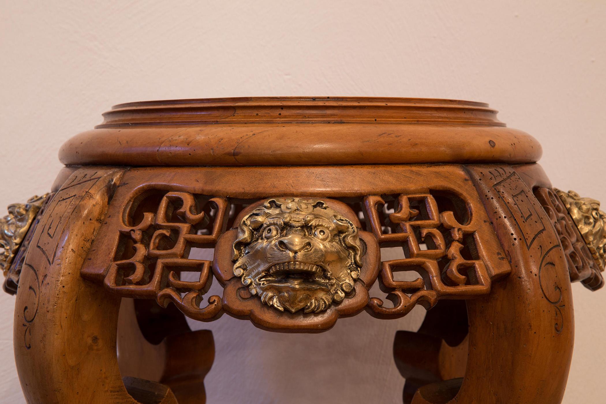 20ième siècle Stand Table d'appoint pour plantes The Claw Bronzes Dragon Chinoiserie Baroque Acajou en vente