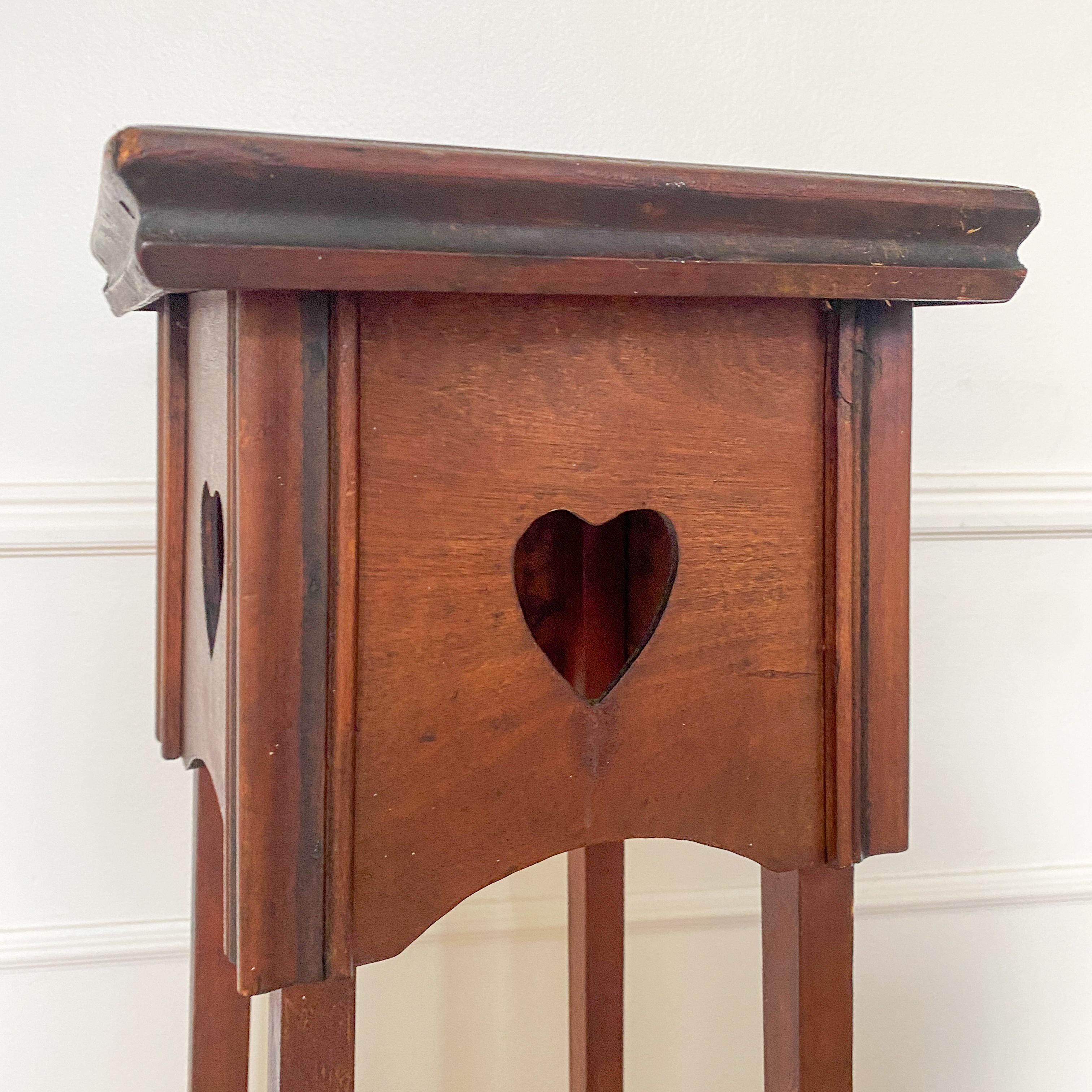 Plant Stand With Heart Shaped Detail In Fair Condition For Sale In London, GB
