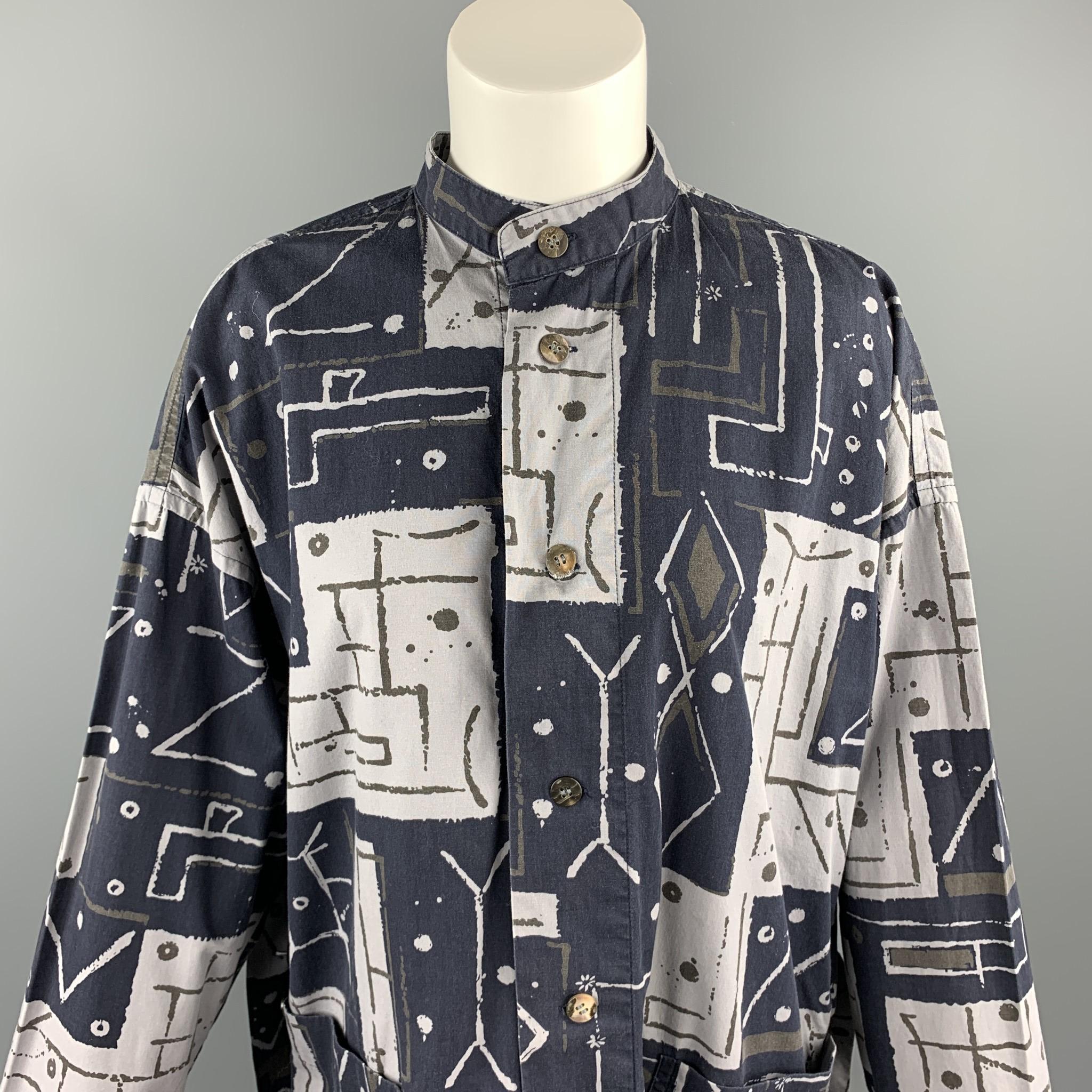 PLANTATION by ISSEY MIYAKE oversized shirt jacket comes in all over printed cotton linen blend with a band collar, batwing sleeves, and patch pockets. 

Very Good Pre-Owned Condition.
Marked: XS

Measurements:

Shoulder: 25 in.
Chest: 58 in.
Sleeve: