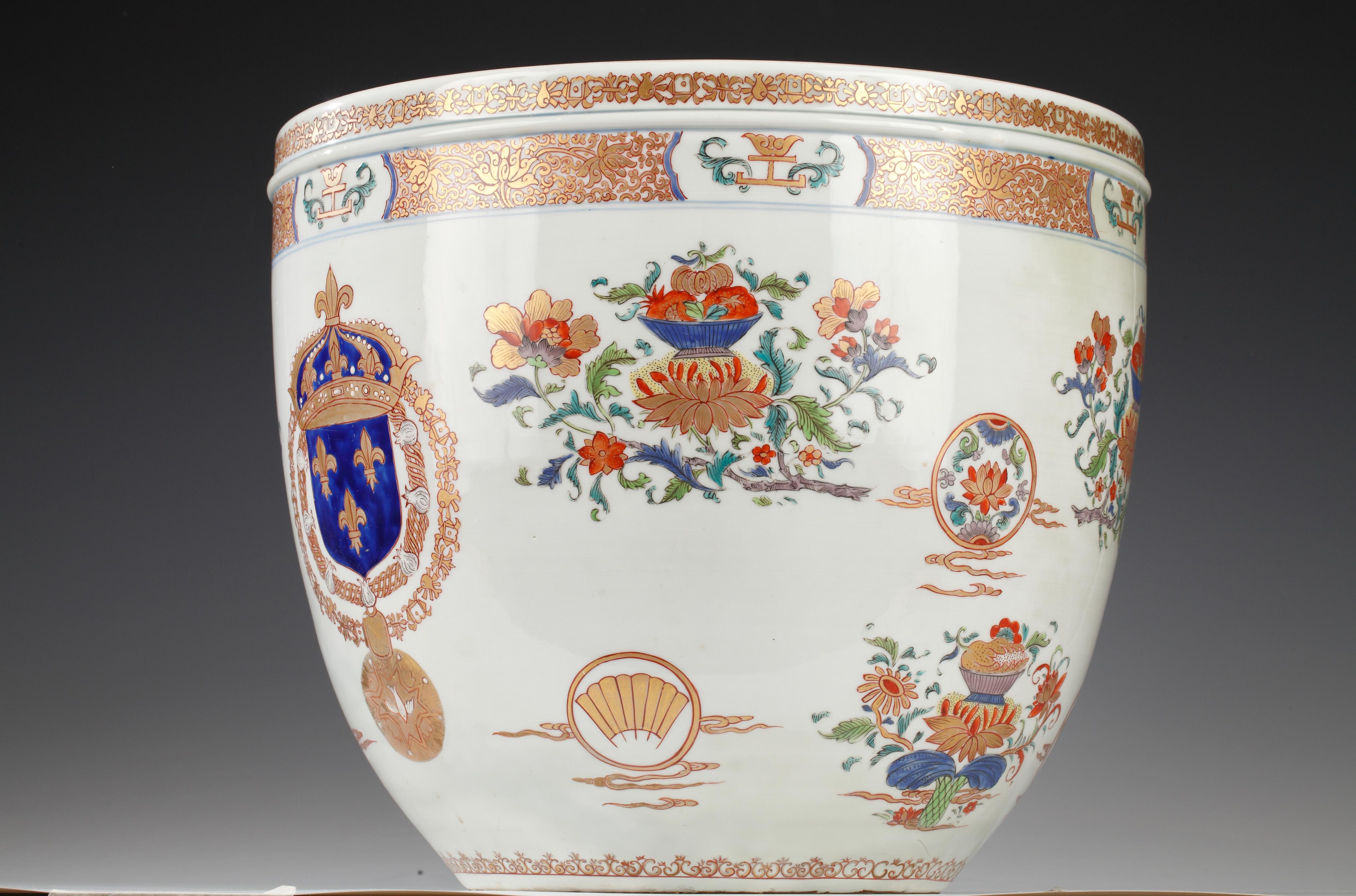 Planter and Decorative Dish Attributed to Samson & Cie, France, Circa 1880 Fines del siglo XIX en venta