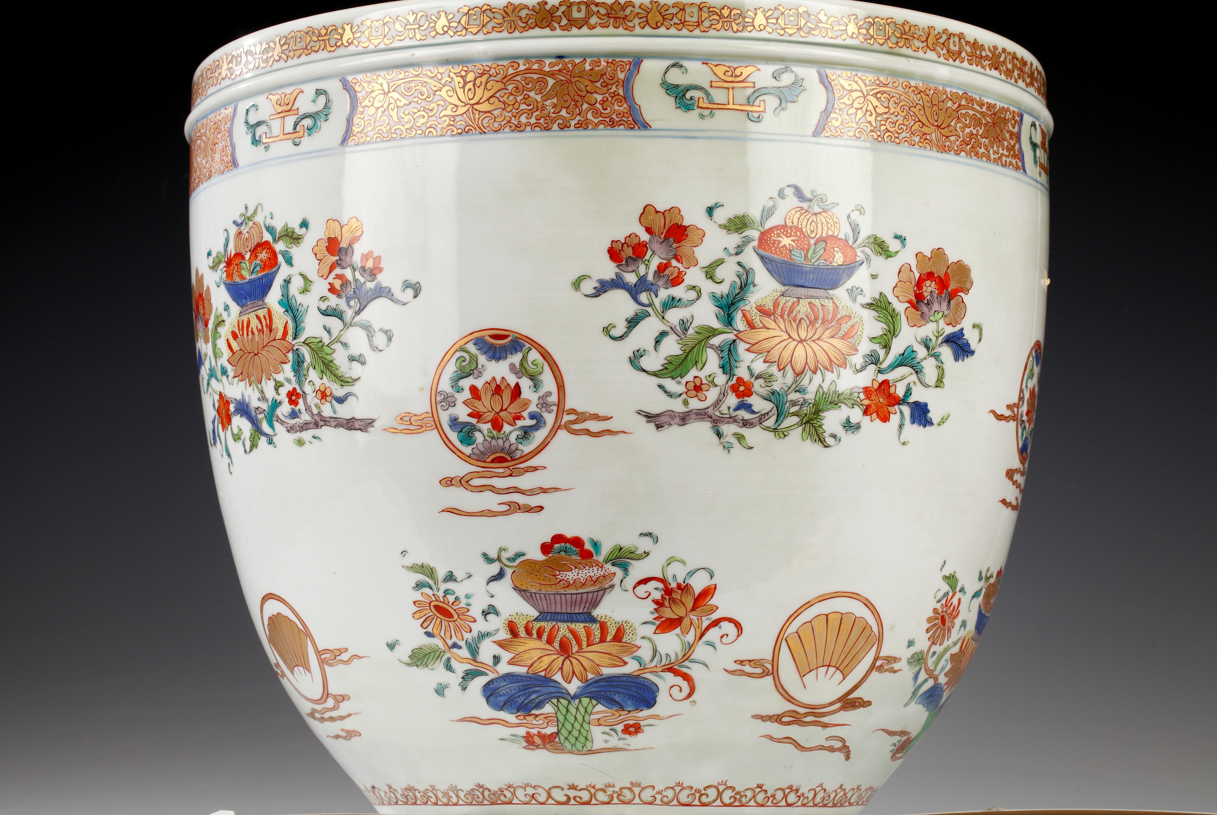 Planter and Decorative Dish Attributed to Samson & Cie, France, Circa 1880 Porcelana en venta