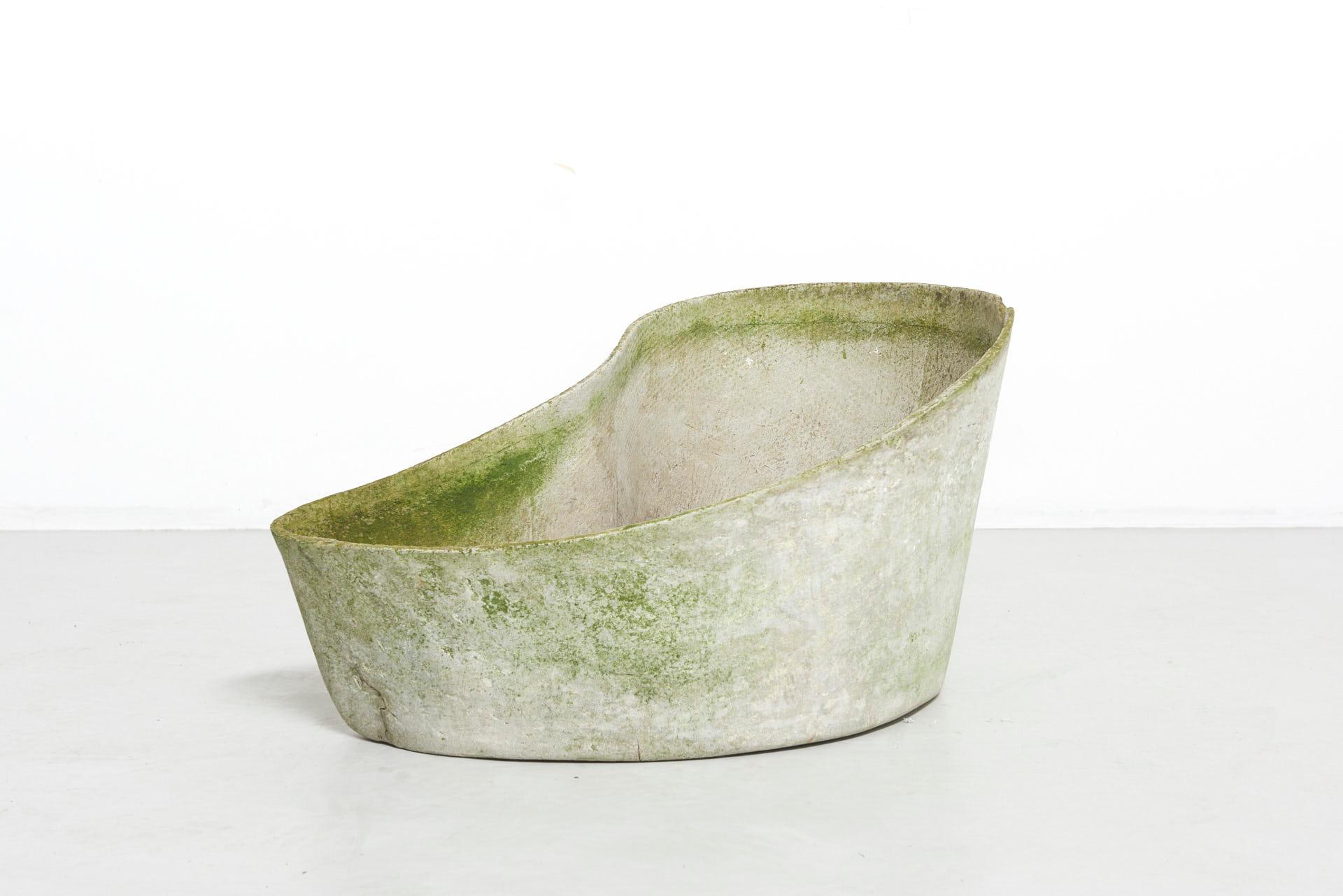 Planter, design by Willy Guhl. Produced by Eternit SA in Switzerland.