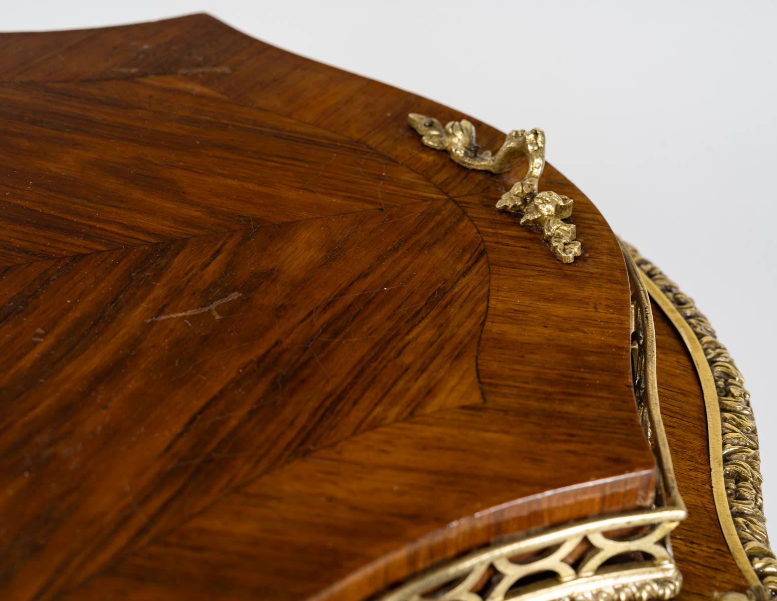 Jardinière en marqueterie, 19e siècle, période Napoléon III. Bon état - En vente à Saint-Ouen, FR