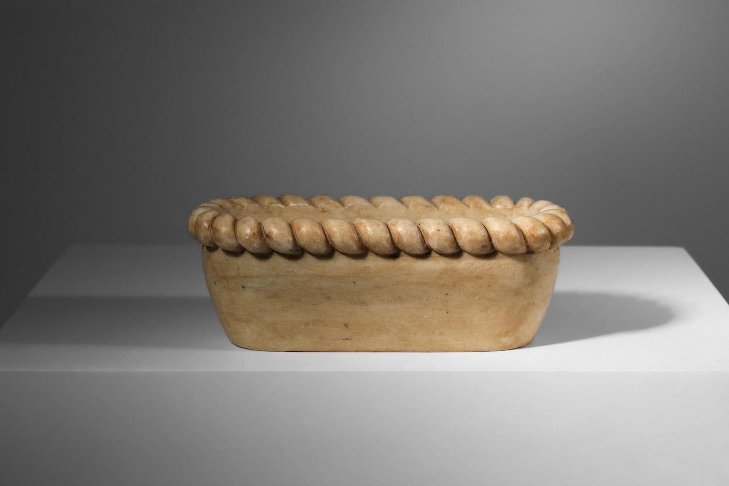 Planter-shaped bowl in beige marble with twisted crown In Good Condition For Sale In Ternay, Auvergne-Rhône-Alpes