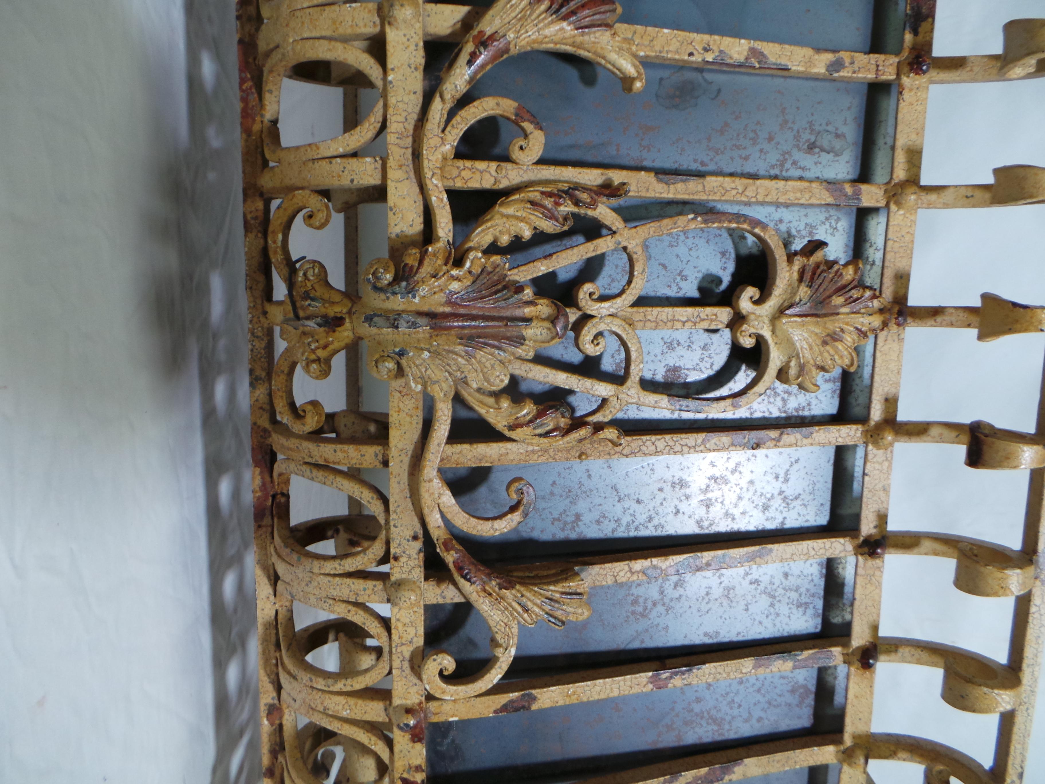 Svedese Fioriere decorative in ferro battuto in vendita