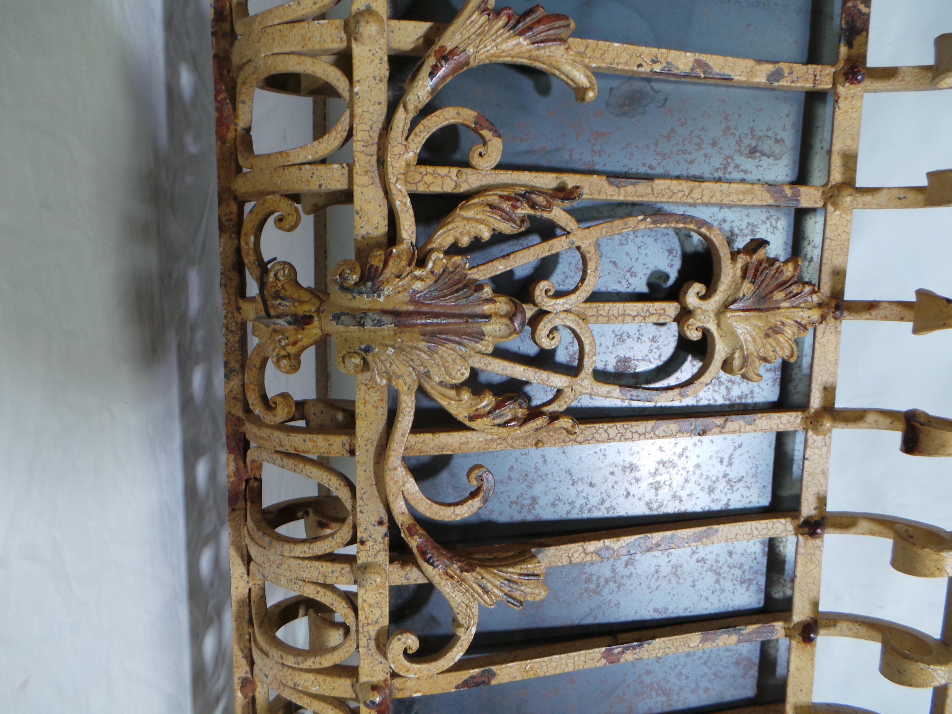 Acciaio Fioriere decorative in ferro battuto in vendita