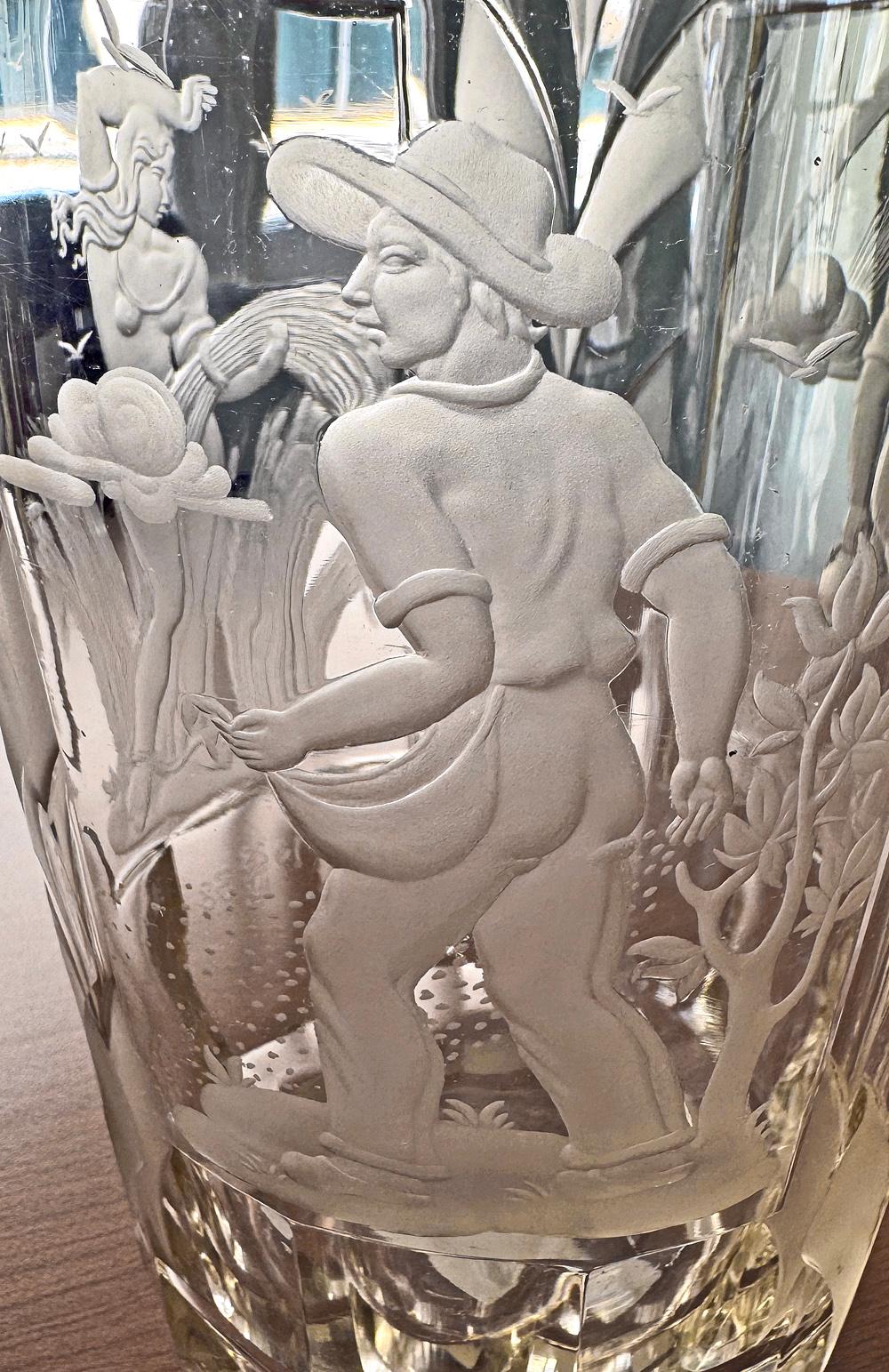 „Pflanz und Ernte“, bedeutende gravierte Art-Déco-Glasvase mit Gravur von Lejsek (Art déco) im Angebot