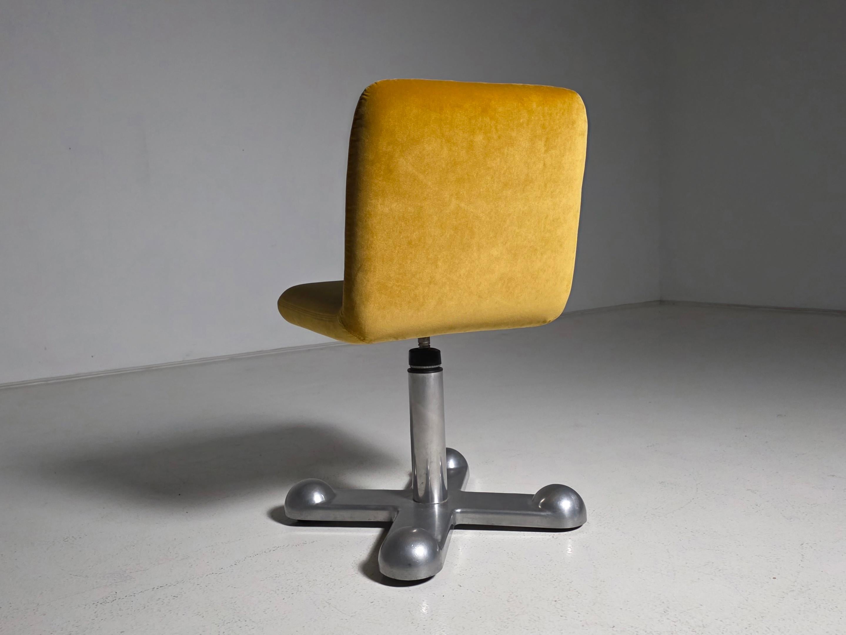 Planula Swivel Desk Chair by Perry King and Santiago Miranda, 1970s im Zustand „Gut“ im Angebot in amstelveen, NL