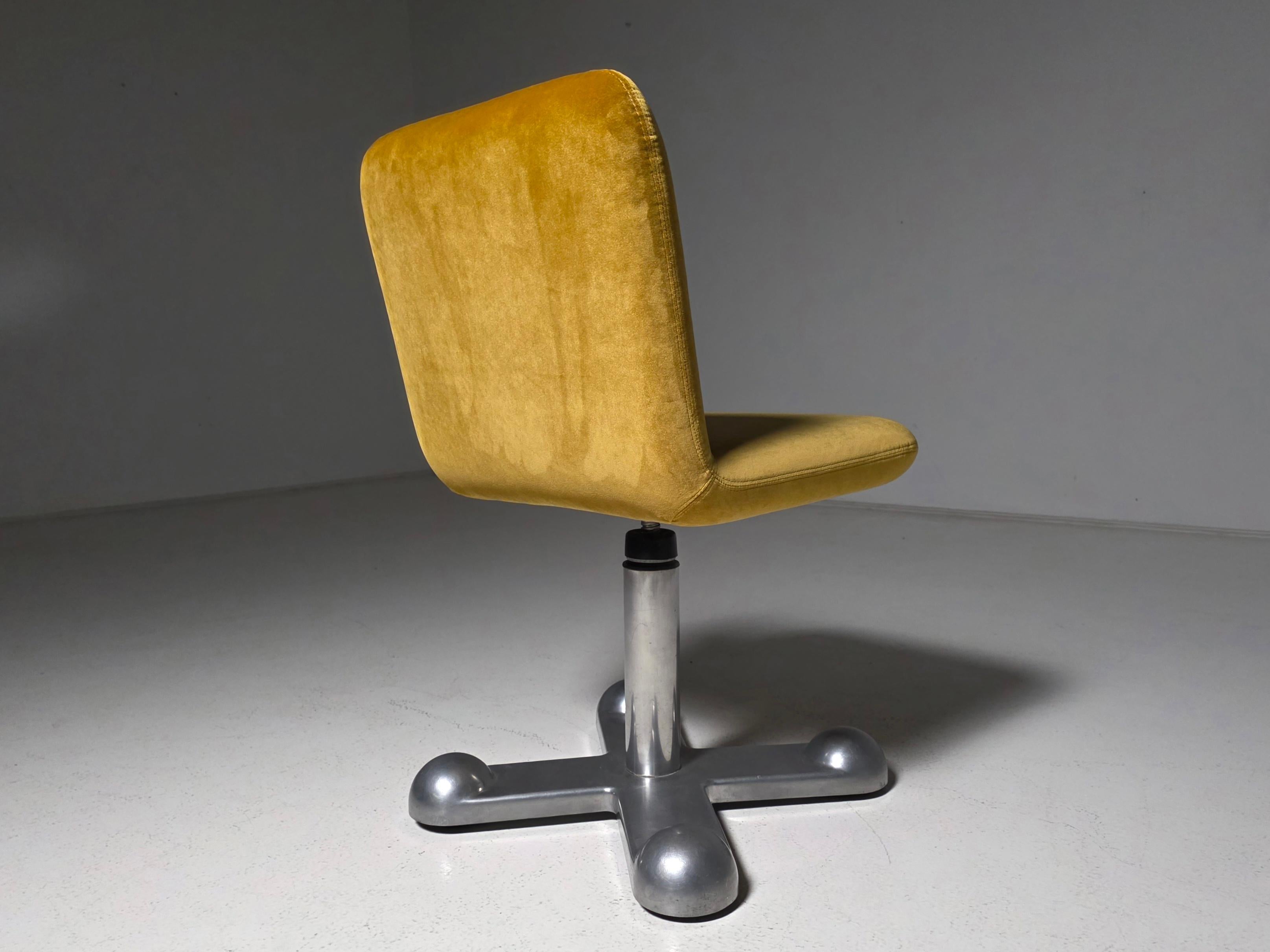 Planula Swivel Desk Chair by Perry King and Santiago Miranda, 1970s (Ende des 20. Jahrhunderts) im Angebot