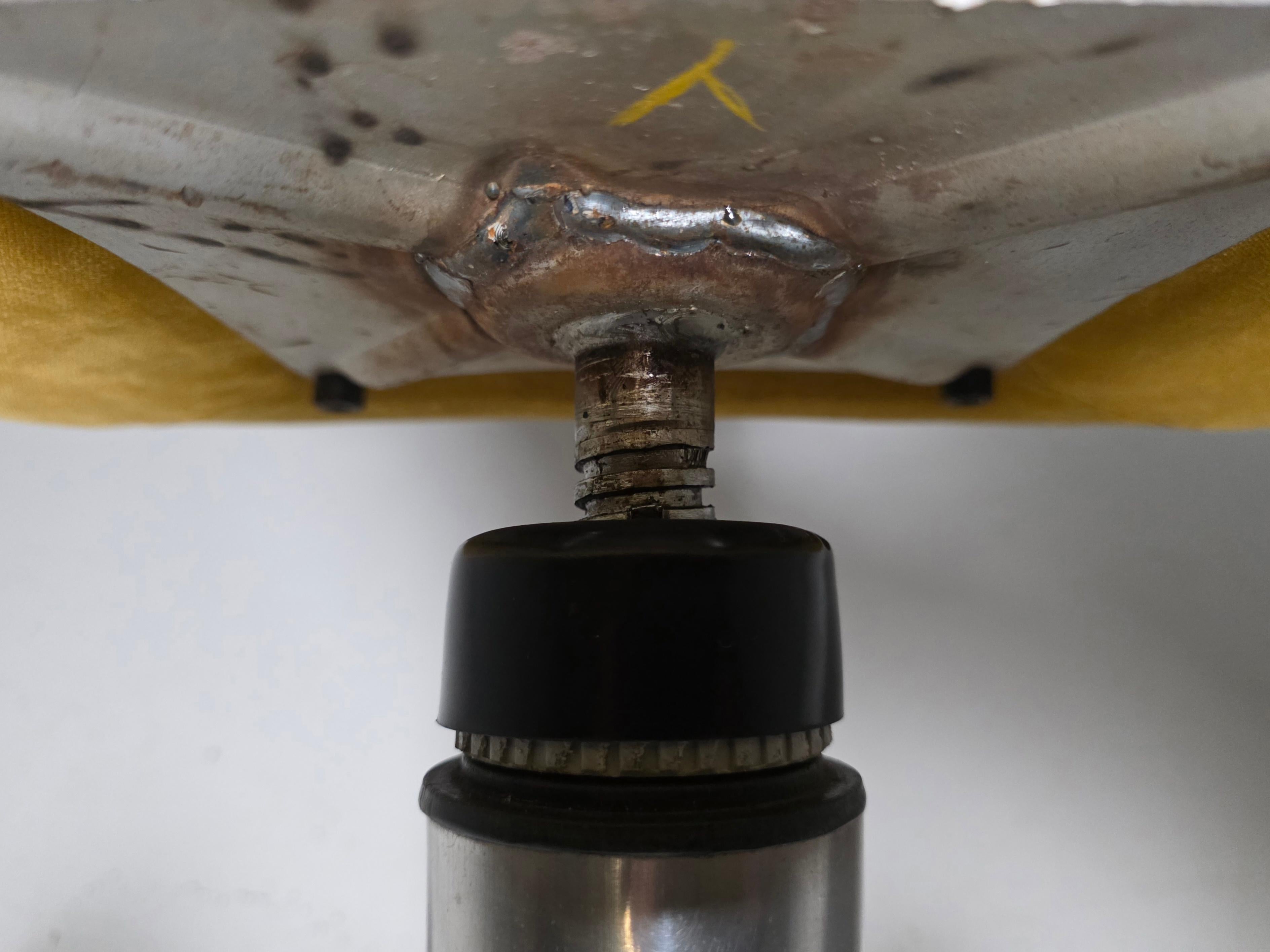 Planula Swivel Desk Chair by Perry King and Santiago Miranda, 1970s im Angebot 1