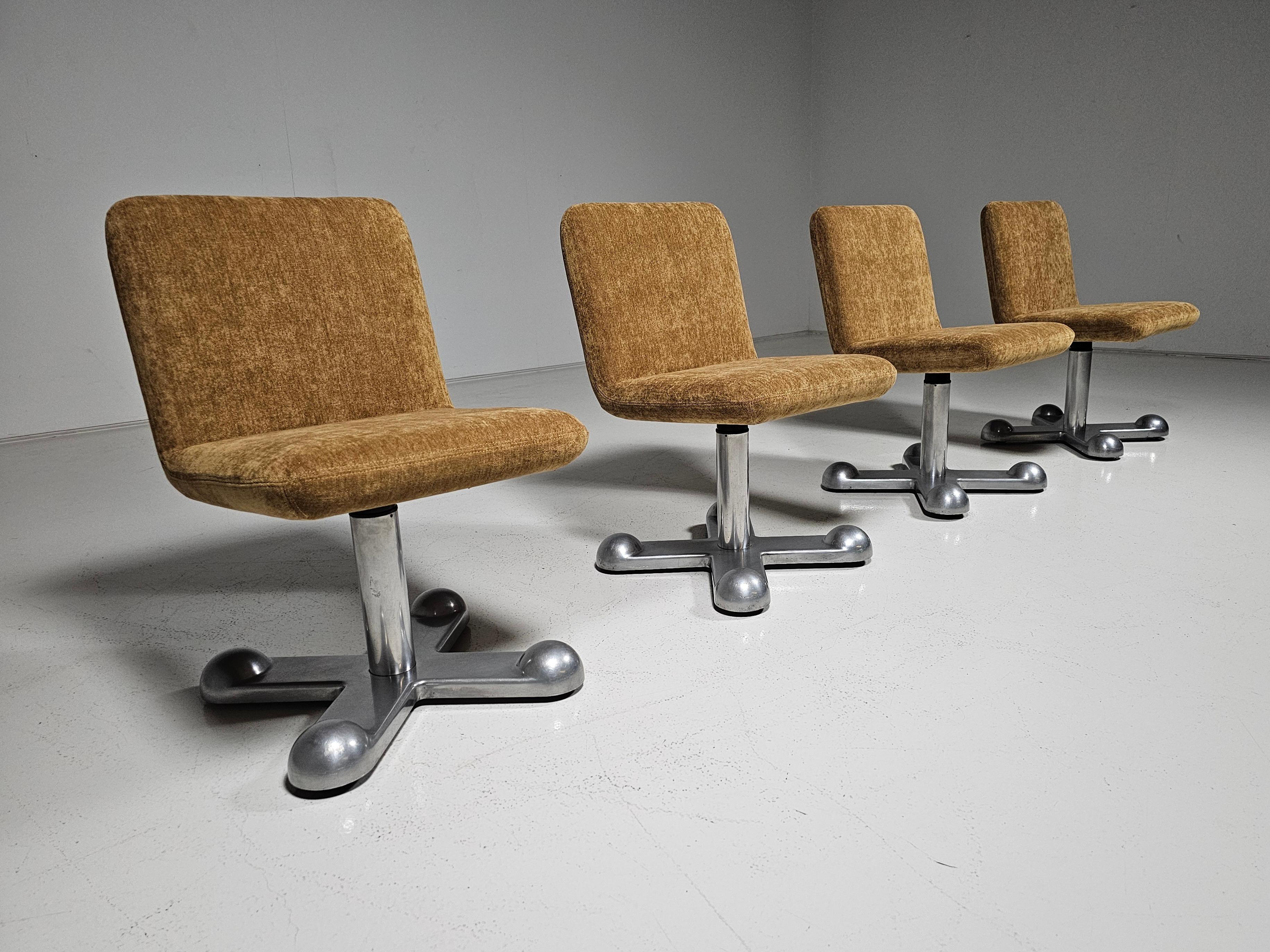 Sillas de escritorio Planula, Perry King y Santiago Miranda para Planula, atribuidas a Ettore Sottsass, Italia, años 70, juego de 4.

Estas raras sillas de oficina tienen una estética muy marcada que es sinónimo del mobiliario de oficina italiano de
