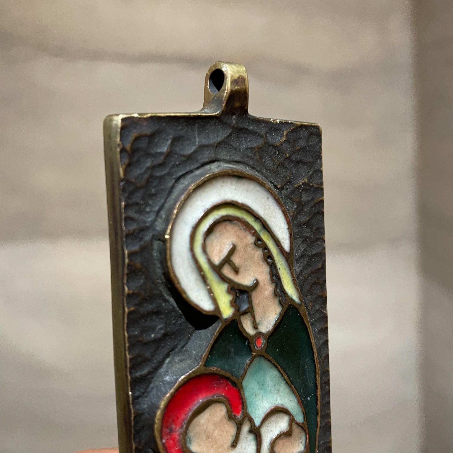 Bronze Plaque Sculpture Mother Mary & Child Pretty Color Detail Wall Art 1960s In Good Condition For Sale In Chula Vista, CA