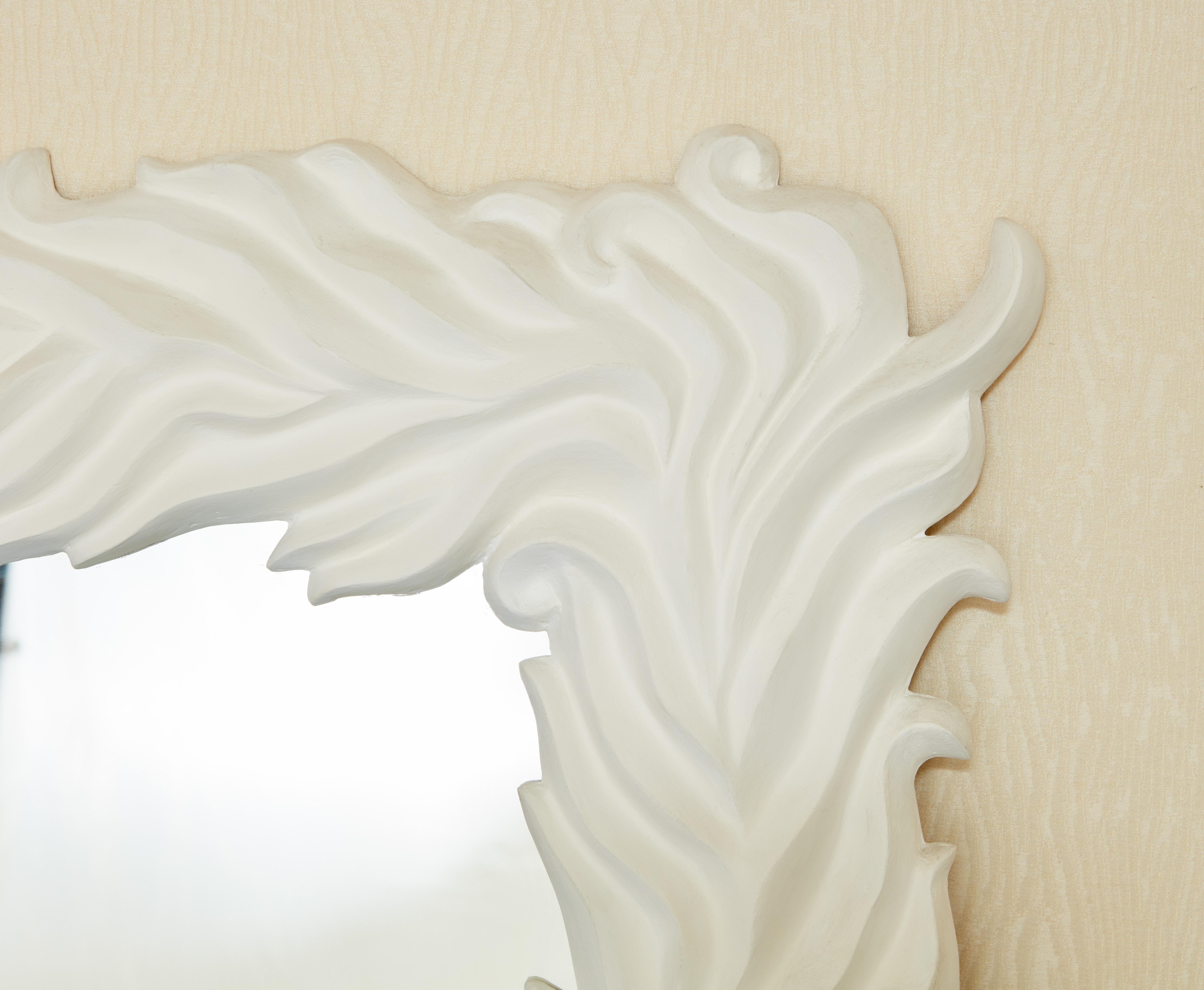 De son œuvre originale, un miroir rectangulaire encadré de polyester et de plâtre conçu par Marc Bankowsky. Légèrement taché de blanc cassé. A partir de la série originale de 2006, France. Un dessin similaire est illustré dans Paris, Design du
