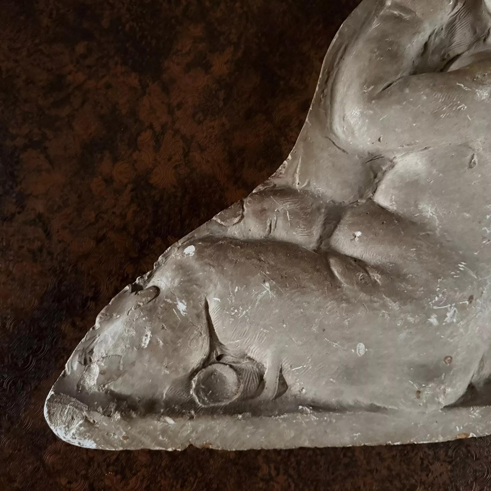 Plaster bas-relief of a baby, attributed to Charles Filleul. im Angebot 2