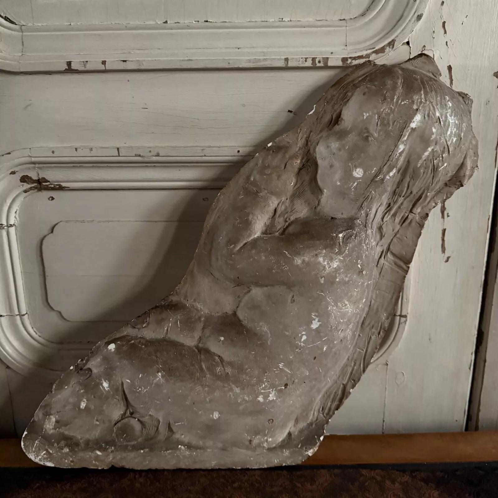 Plaster bas-relief of a baby, attributed to Charles Filleul. im Angebot 7