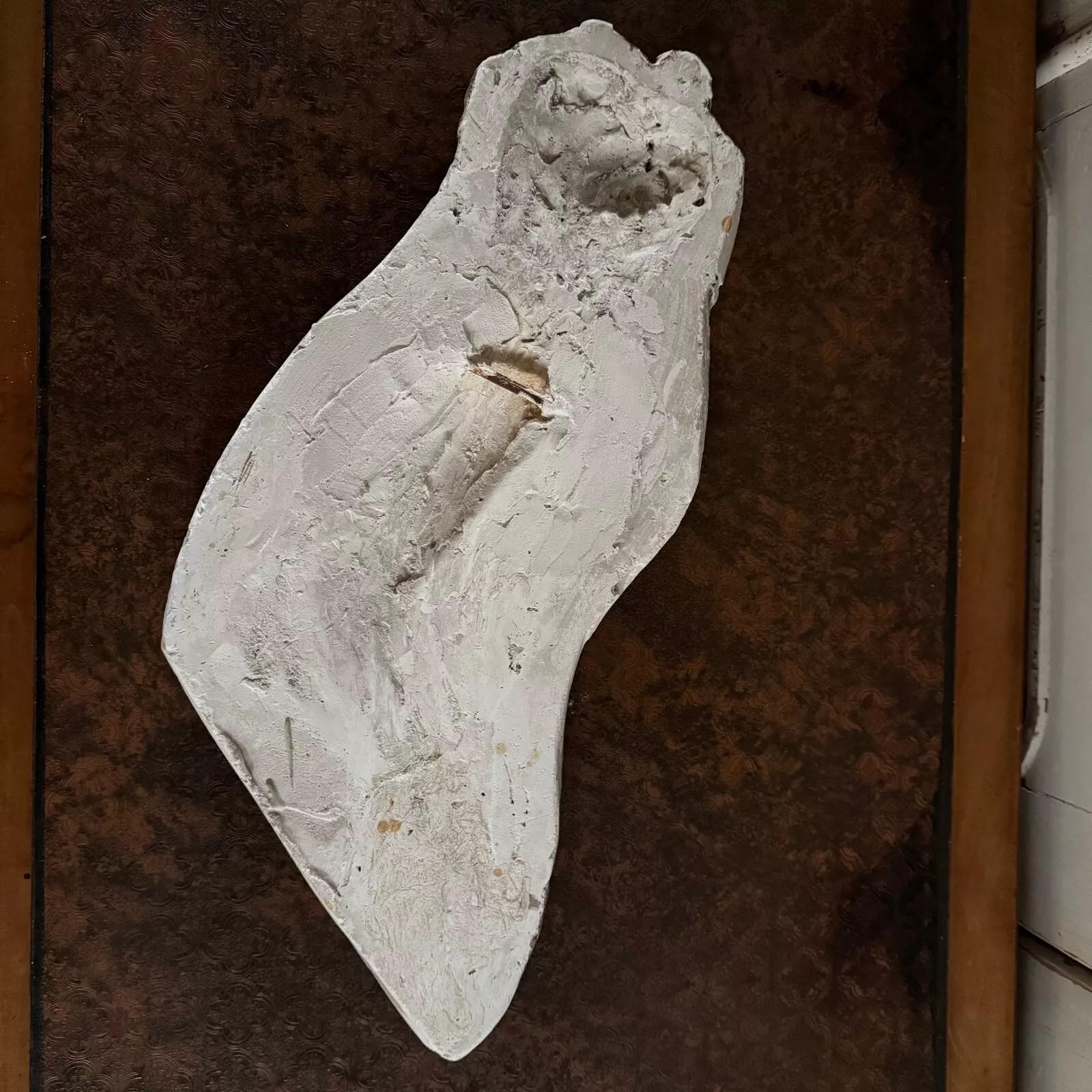 Plaster bas-relief of a baby, attributed to Charles Filleul. (Neoklassisch) im Angebot