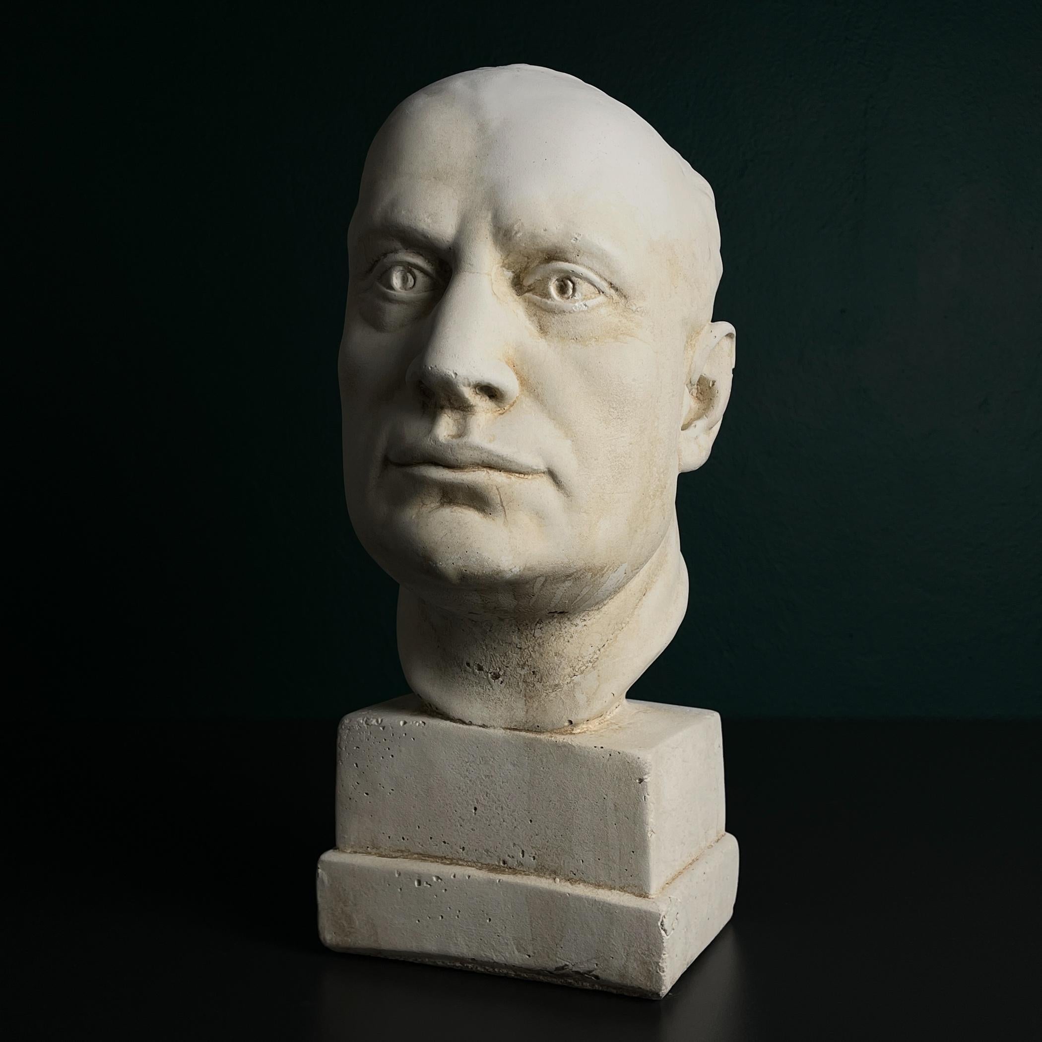 Mid-Century moderno Busto in gesso di Benito Mussolini, Italia, anni 1930-40