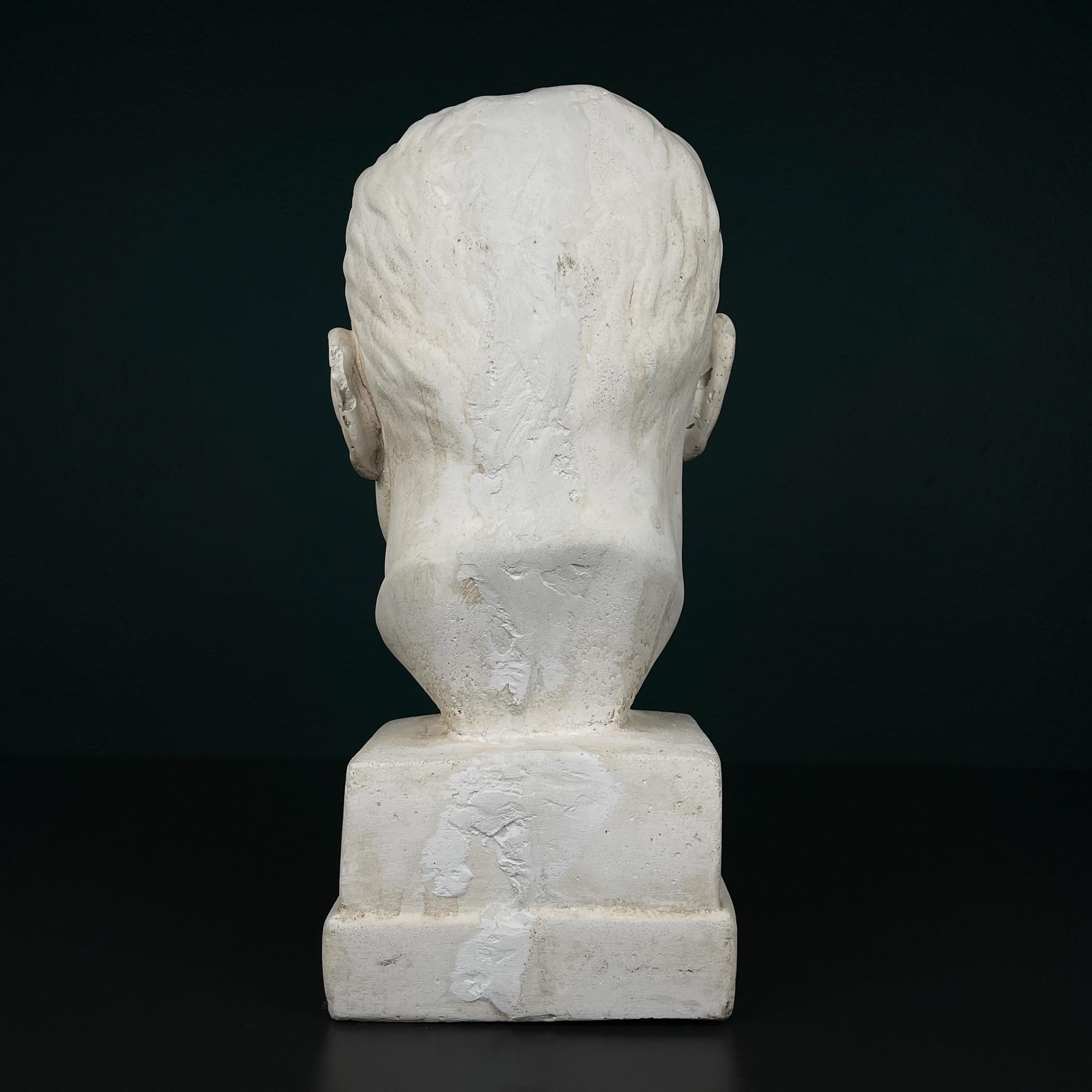 XX secolo Busto in gesso di Benito Mussolini, Italia, anni 1930-40
