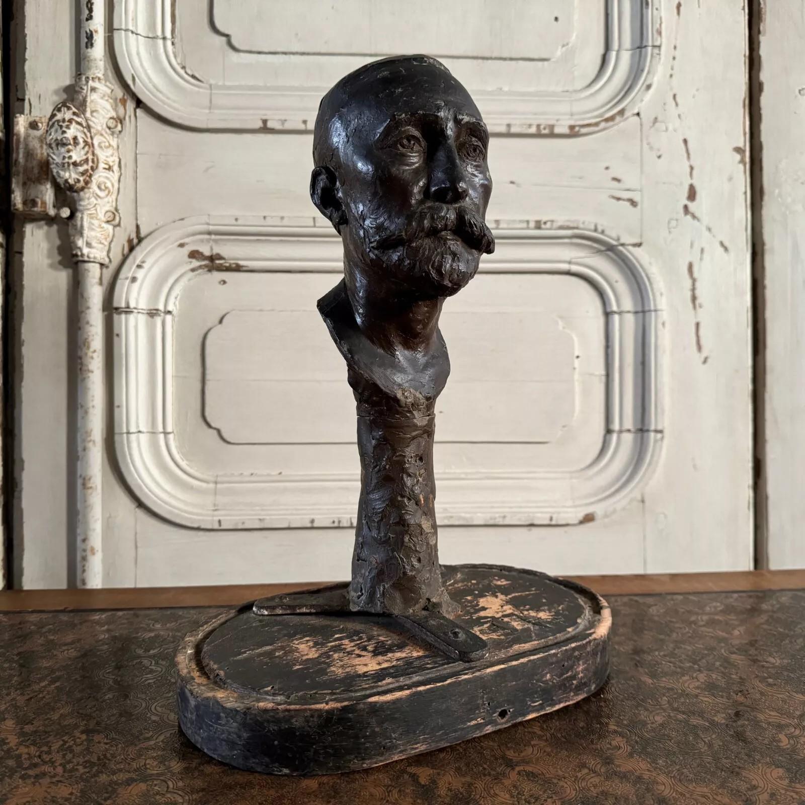 Studio Bust by Charles Filleul – Mustached Man, Early 20th Century

This studio bust, in plaster or terracotta, was crafted by Charles Filleul and originates directly from his workshop. It is finely executed and mounted on a blackened pearwood base