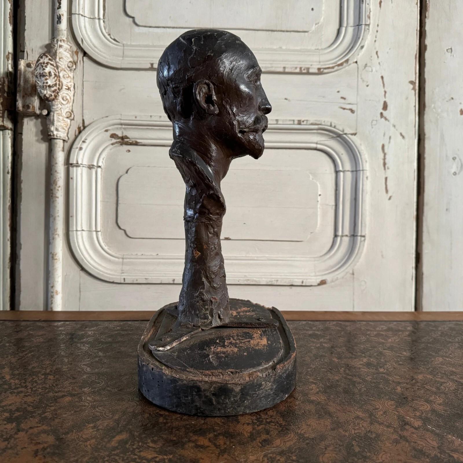 Plaster Bust by Charles Filleul – Mustached Man, 20th Century. In condizioni buone in vendita a NANTES, FR