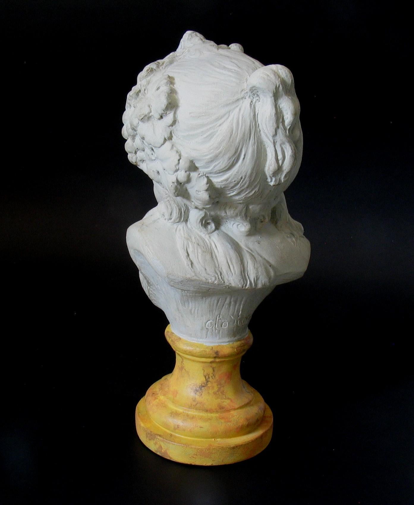 20ième siècle Buste en plâtre de Bacchus enfant d'après Claude Michel Clodion (1738-1814) en vente