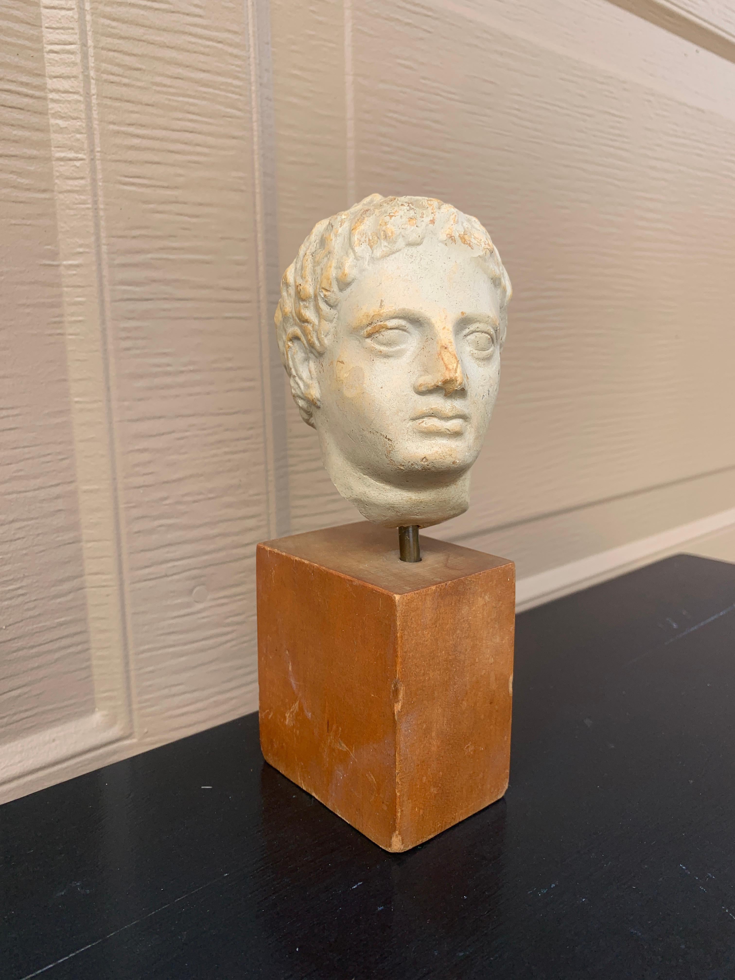 Plaster Bust of Roman Emperor Augustus on Wood Pedestal Bon état - En vente à Elkhart, IN