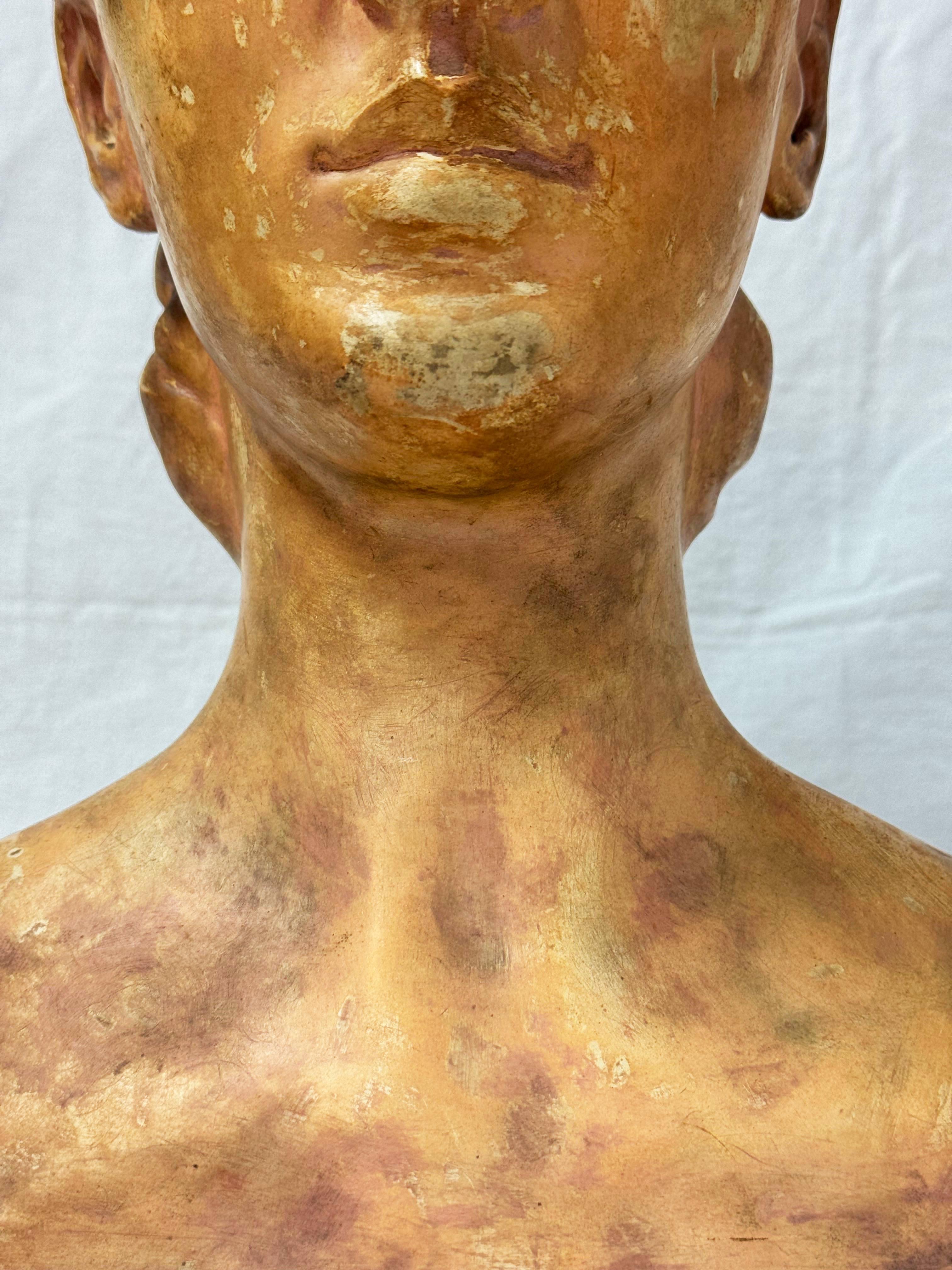 Busto in gesso di  Donna firmata A Palumbo 1932 in vendita 4