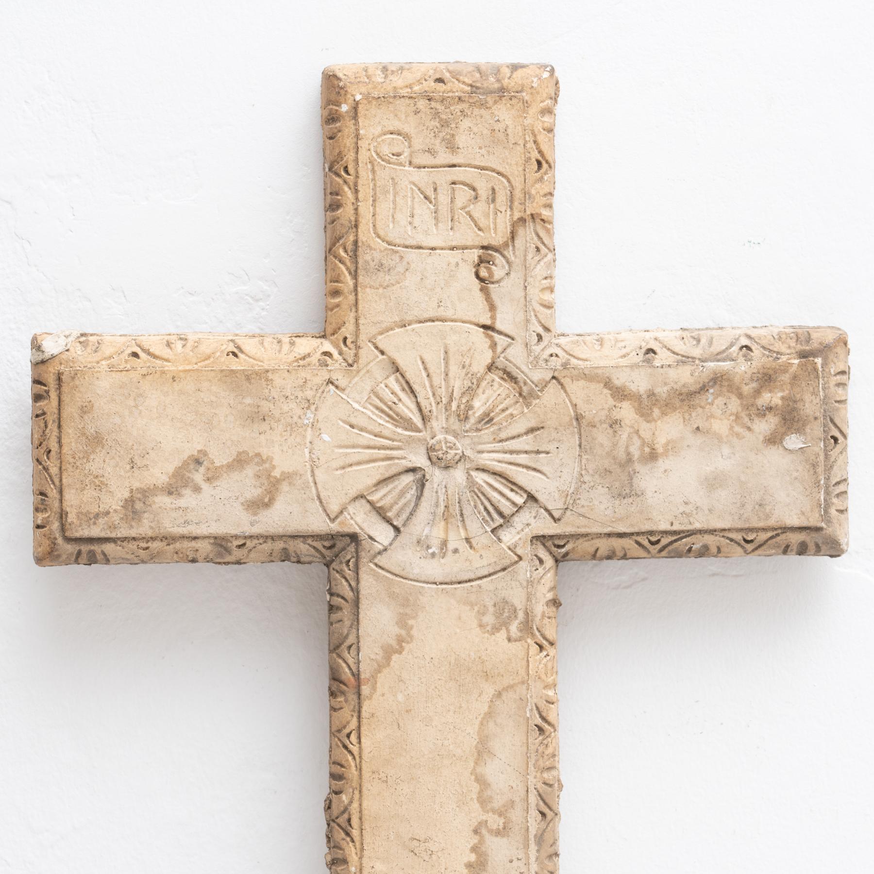 Plaster Cross Traditional Artwork, circa 1950 In Good Condition For Sale In Barcelona, ES