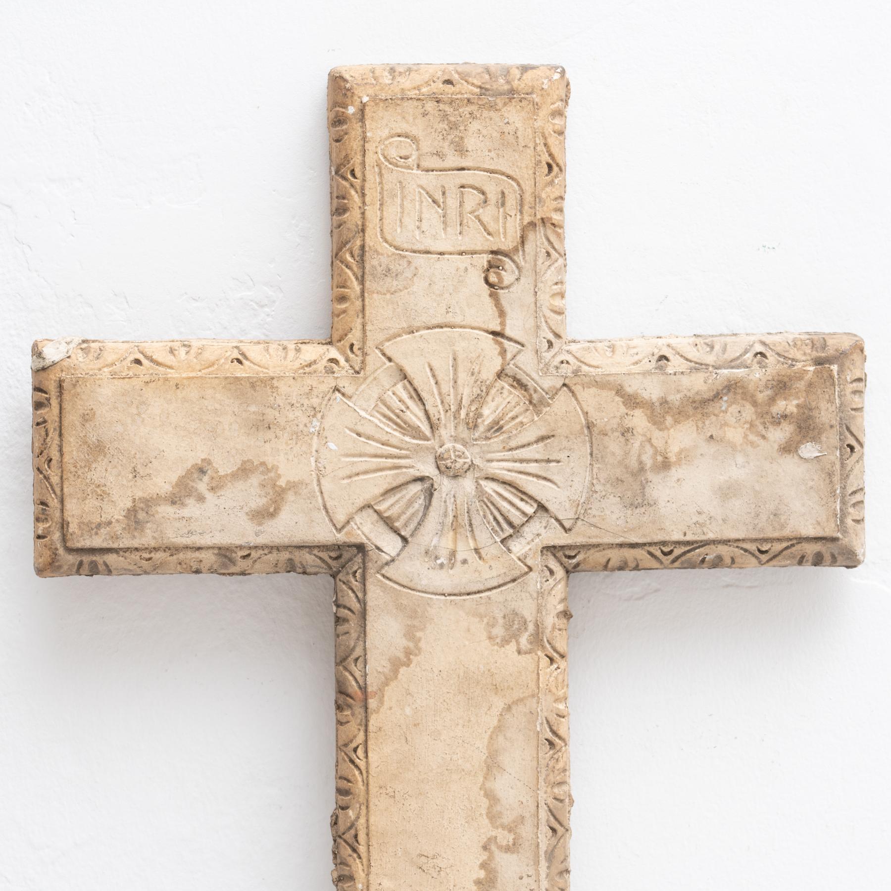 Plaster Cross Traditional Artwork, circa 1950 In Good Condition For Sale In Barcelona, Barcelona