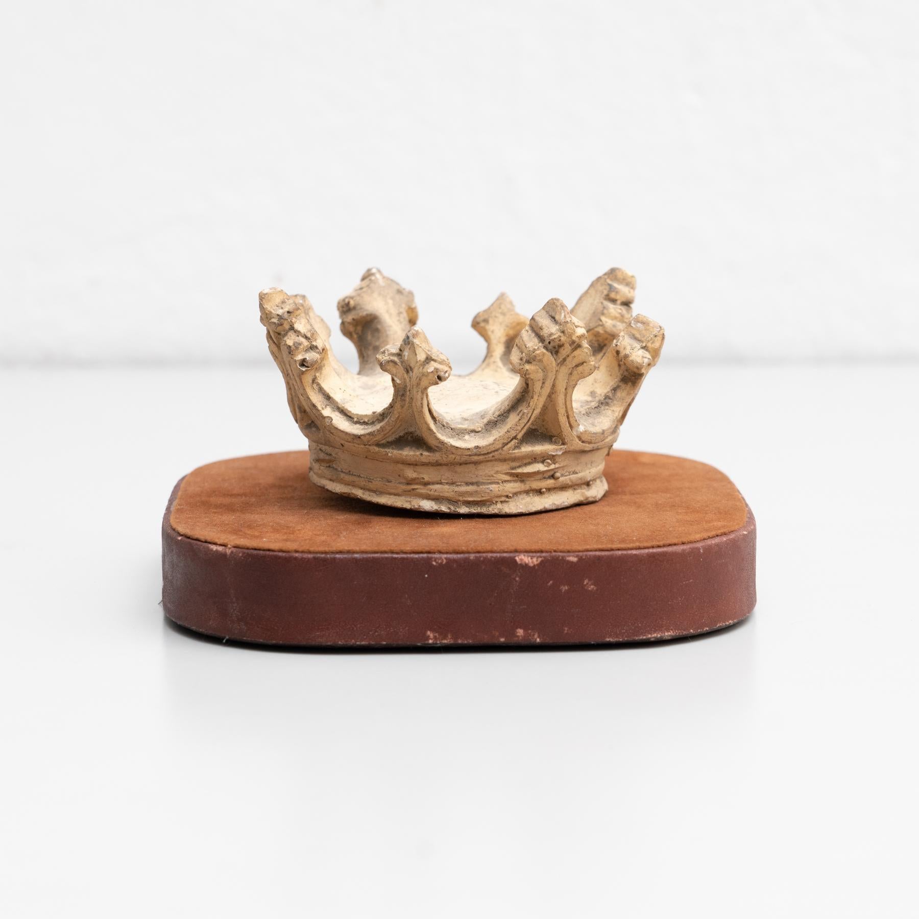 Plaster Crown Sculptural Artwork, circa 1950 For Sale 6