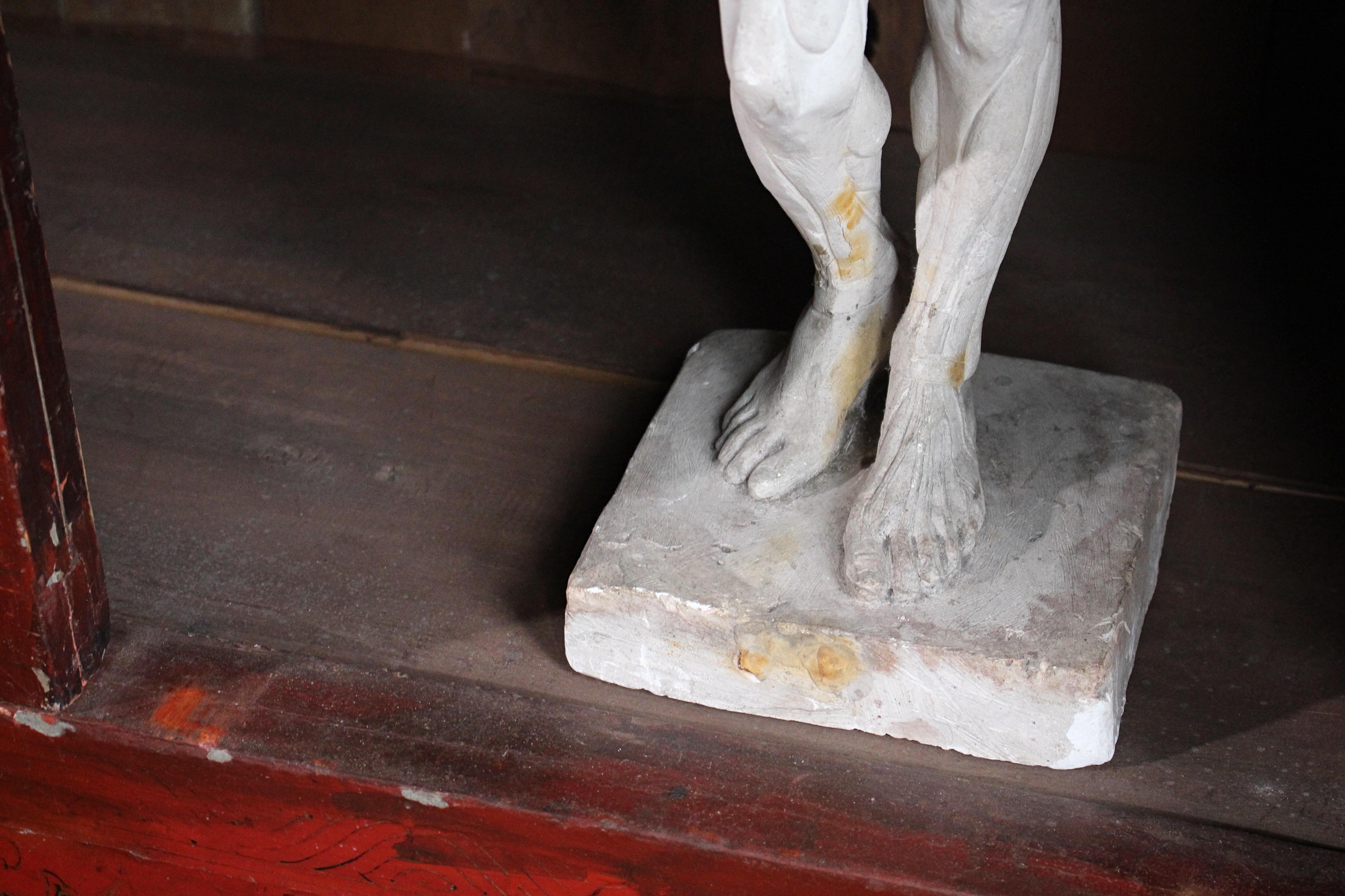 Escultura encoche de escayola de Mary Syme Boyd (1910-1997) Manera de Antoine Houdon en venta 7