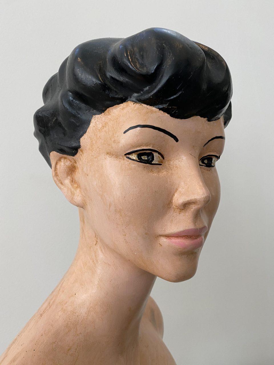 Plaster Figurine / Bust – Chanel 1940s In Good Condition In Copenhagen K, DK